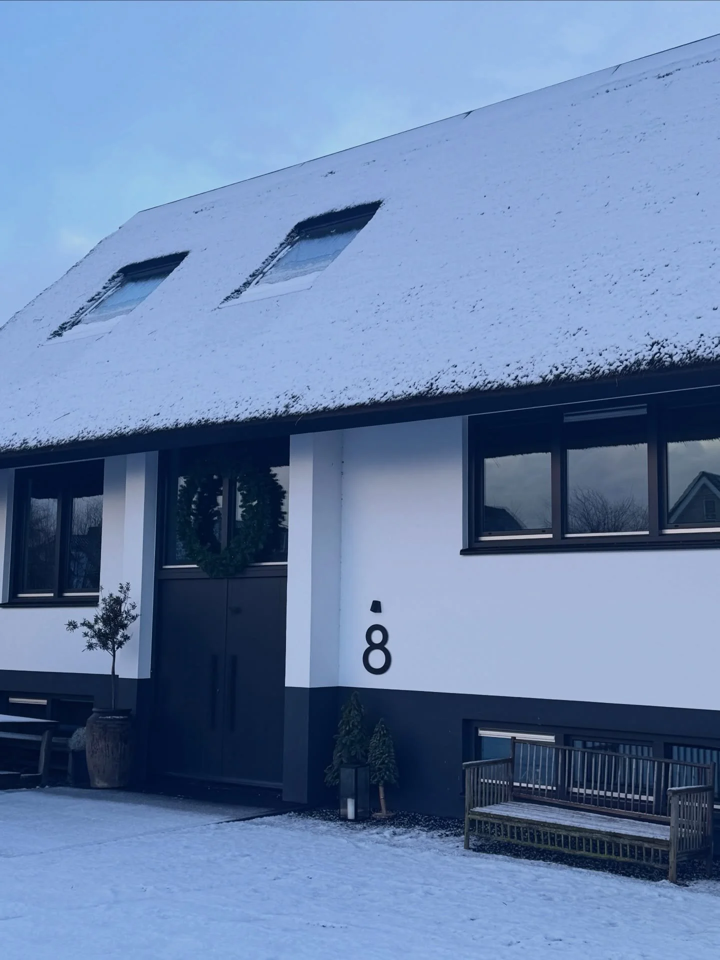 Happy 2026! ✨ 2006????? Hoe dan? 😅🫣 enniewee 

Klein beetje laat voor kerst, die sneeuw, maar wat blijft het toch magisch buiten ❄️
Bijna alle kerstversiering is alweer weg, op een paar items na. Een mooi klusje voor vandaag 🌲
Zijn jullie al druk 