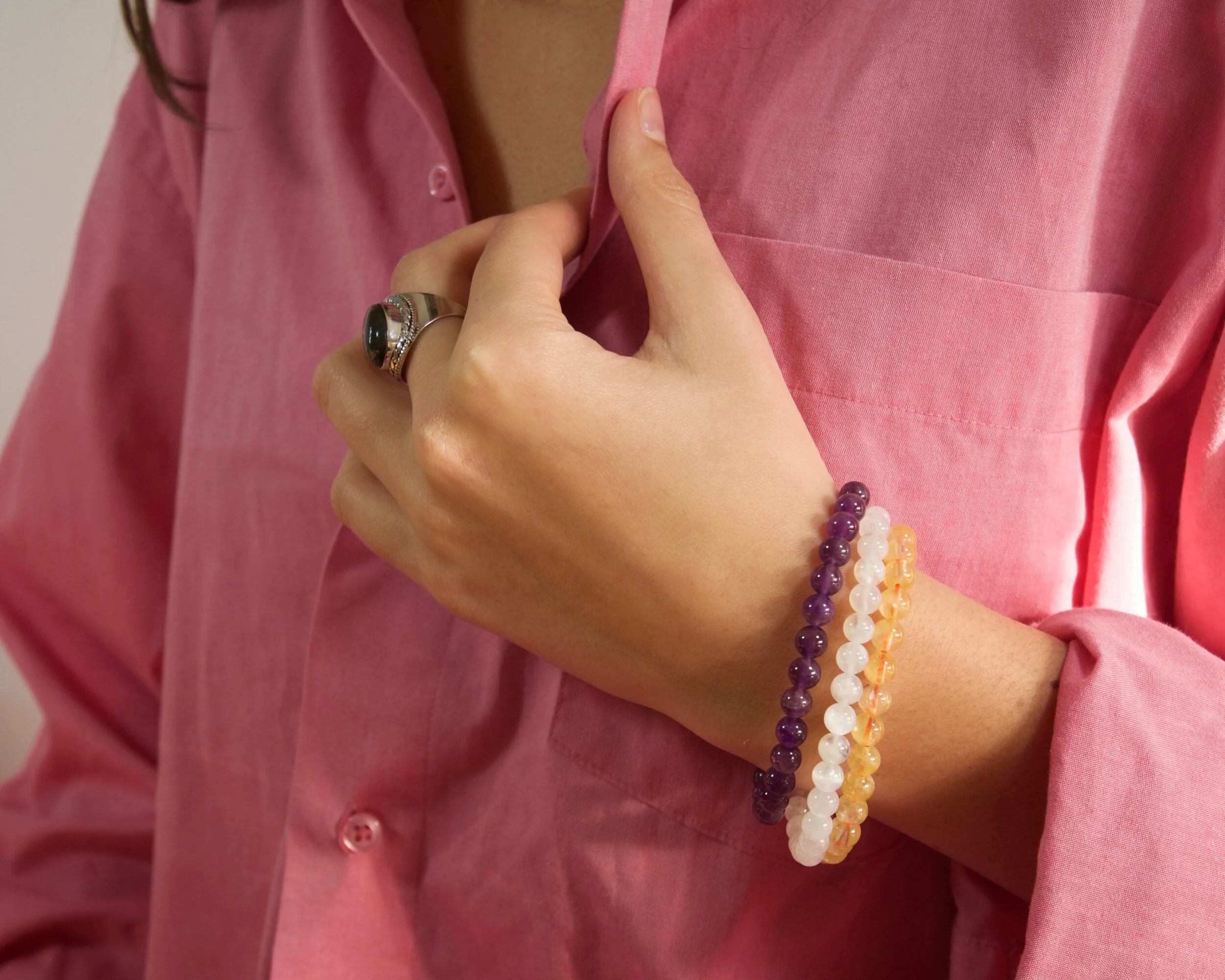 Bracelet Mala 6 mm (Améthyste, Citrine, Quartz rose) - Porté 2.jpg