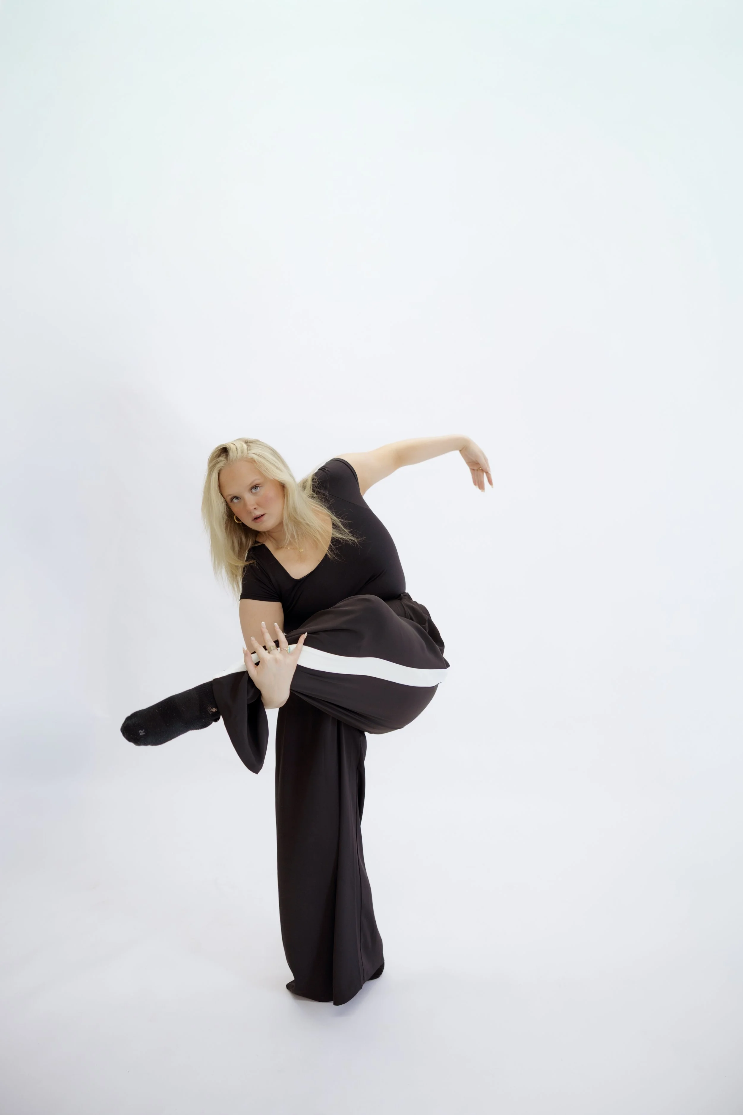 T+KaleighHeadshots-8.jpg