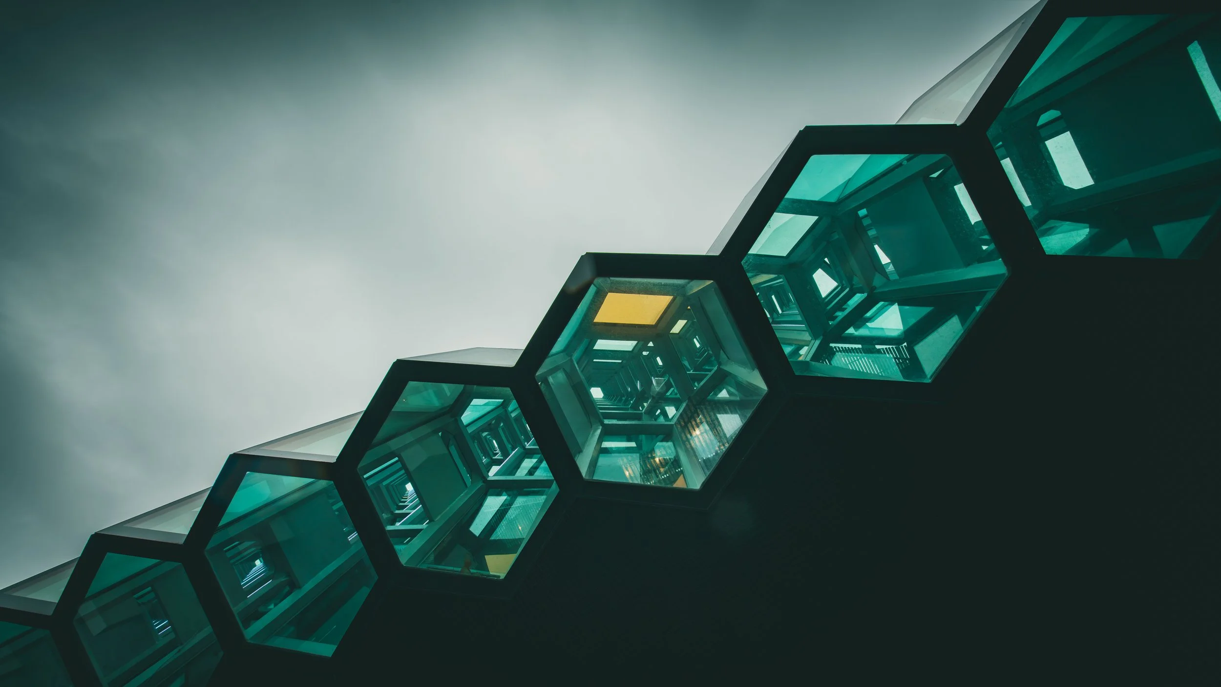 R5_04876_D2-8-7_ Reykjavík-Harpa-small.jpg