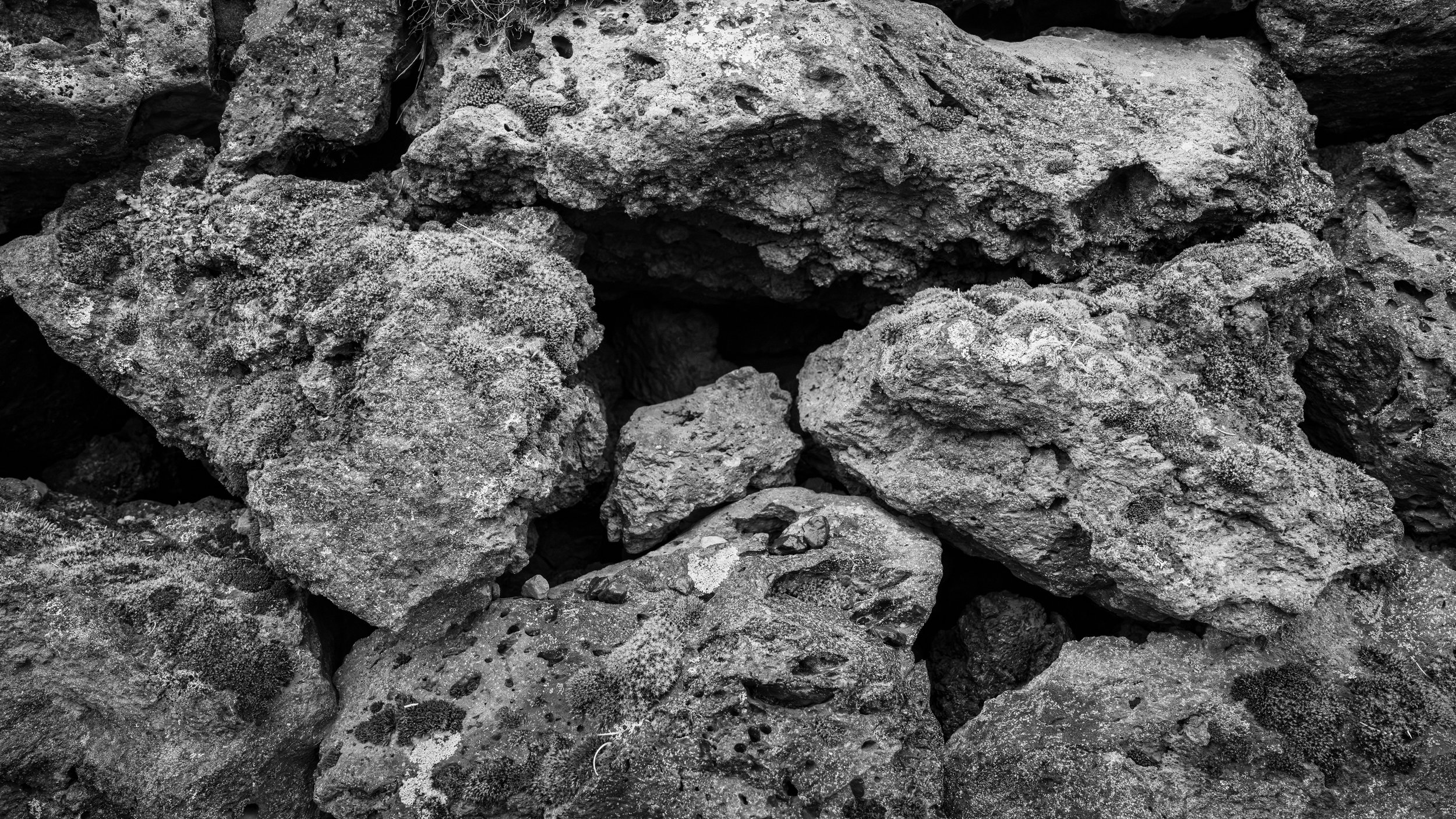 R5_07600_BW_D7-8-12_Búðakirkja-small.jpg