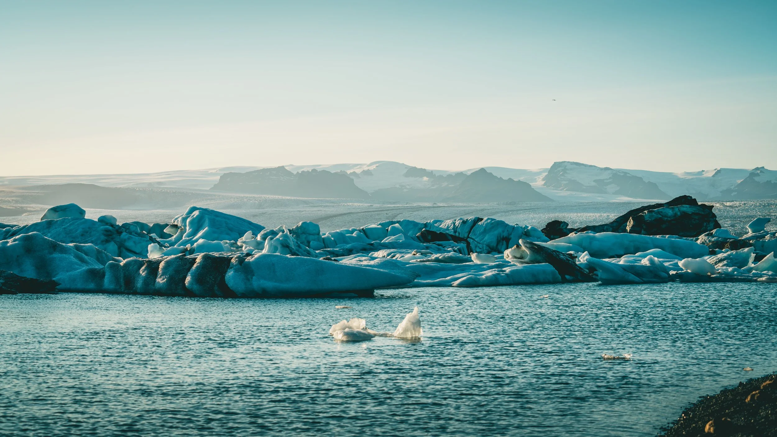 R5_06498_D5-8-10_JökulsárlónGlacierLagoon-small.jpg