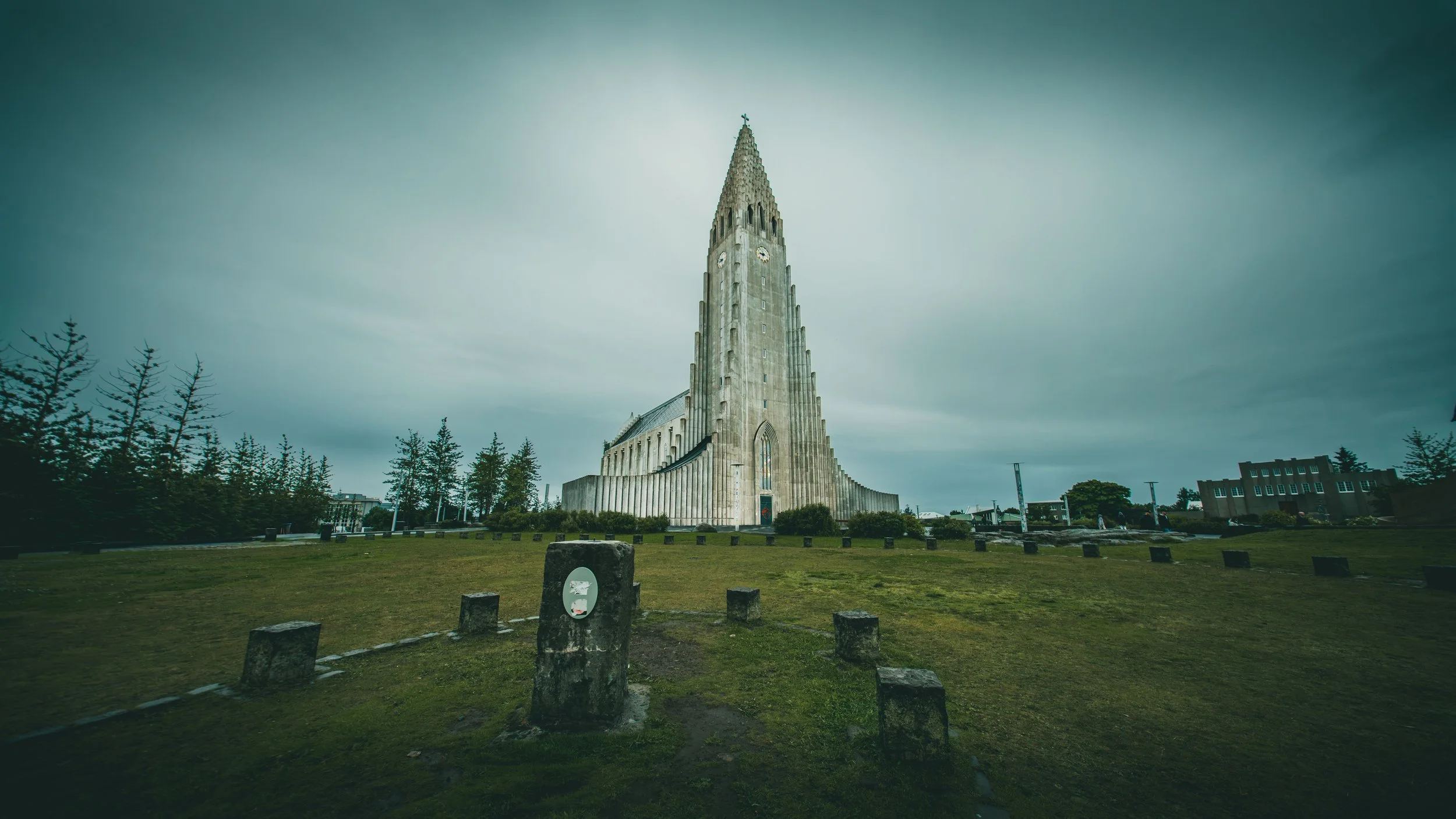 R5_05052_D2-8-7_ Reykjavík-Hallgrimskirkja-small.jpg