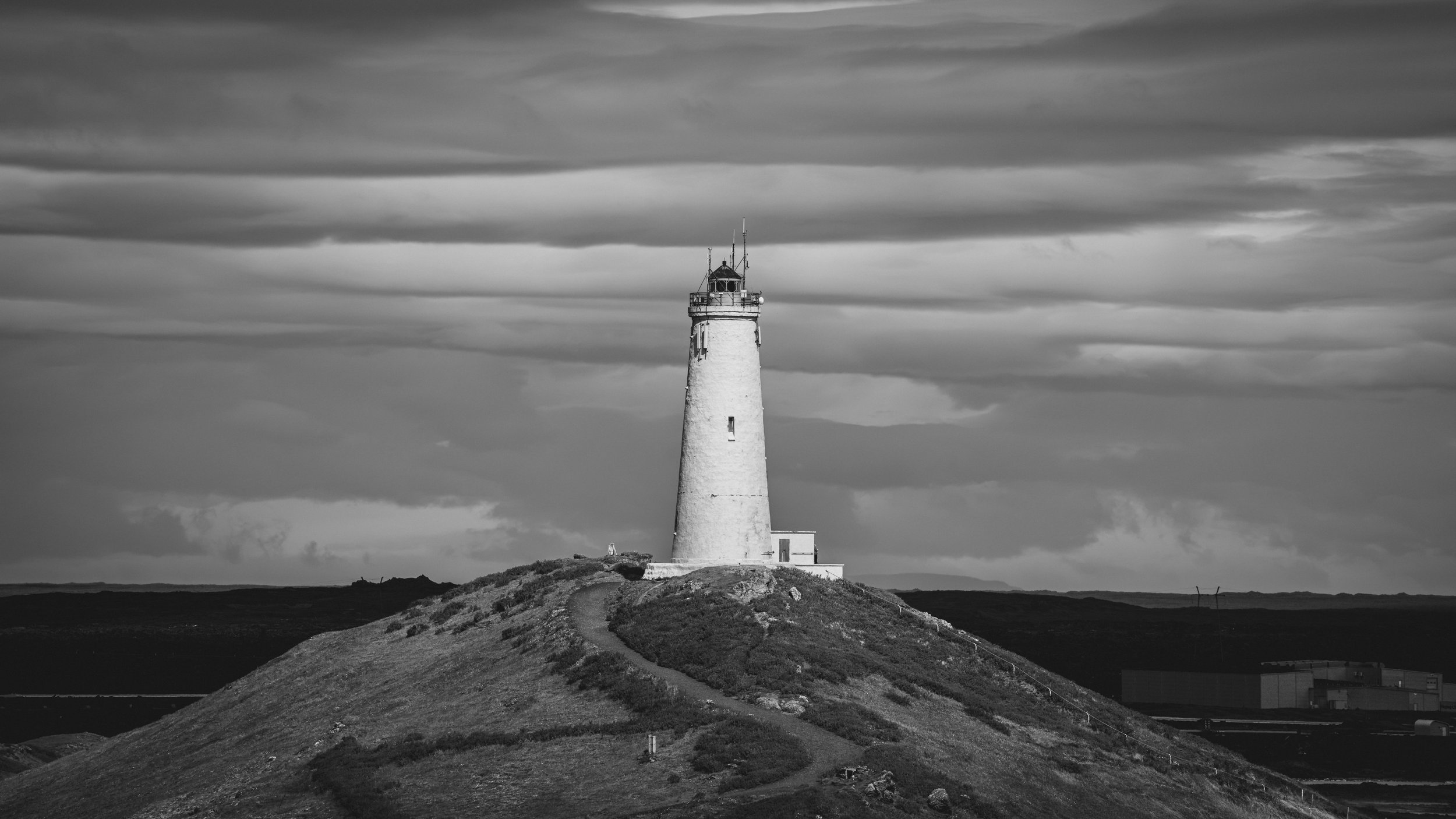 R5_05205_BW_D3-8-8_Reykjanes_Lighthouse-small.jpg