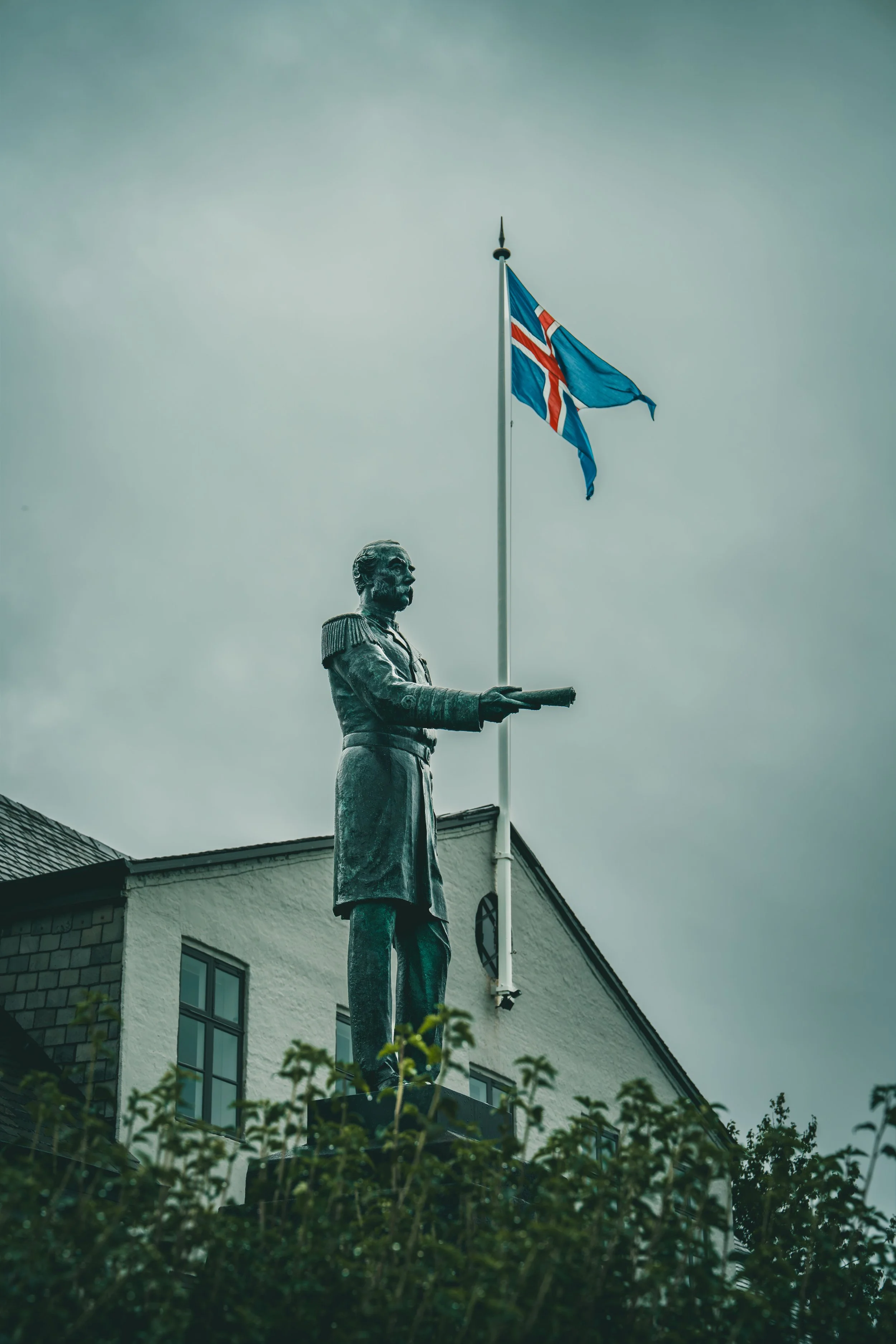 R5_04848_D2-8-7_ Reykjavík-small.jpg