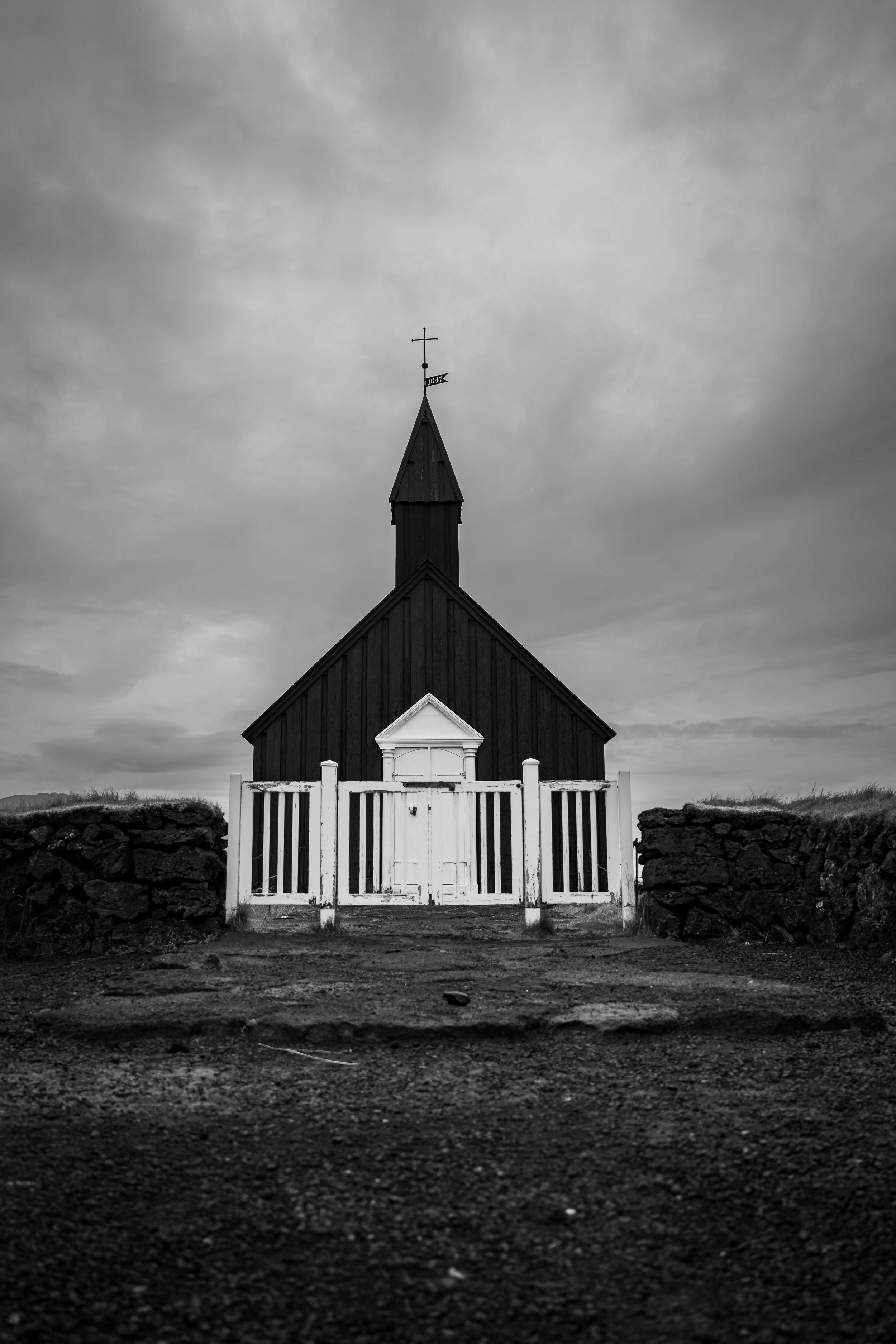 R5_07567_BW_D7-8-12_Búðakirkja-small.jpg
