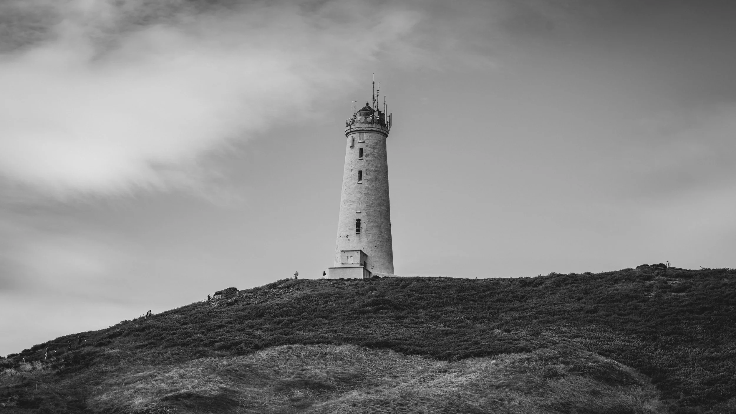 R5_05100_BW_D3-8-8_Reykjanes_Lighthouse-small.jpg