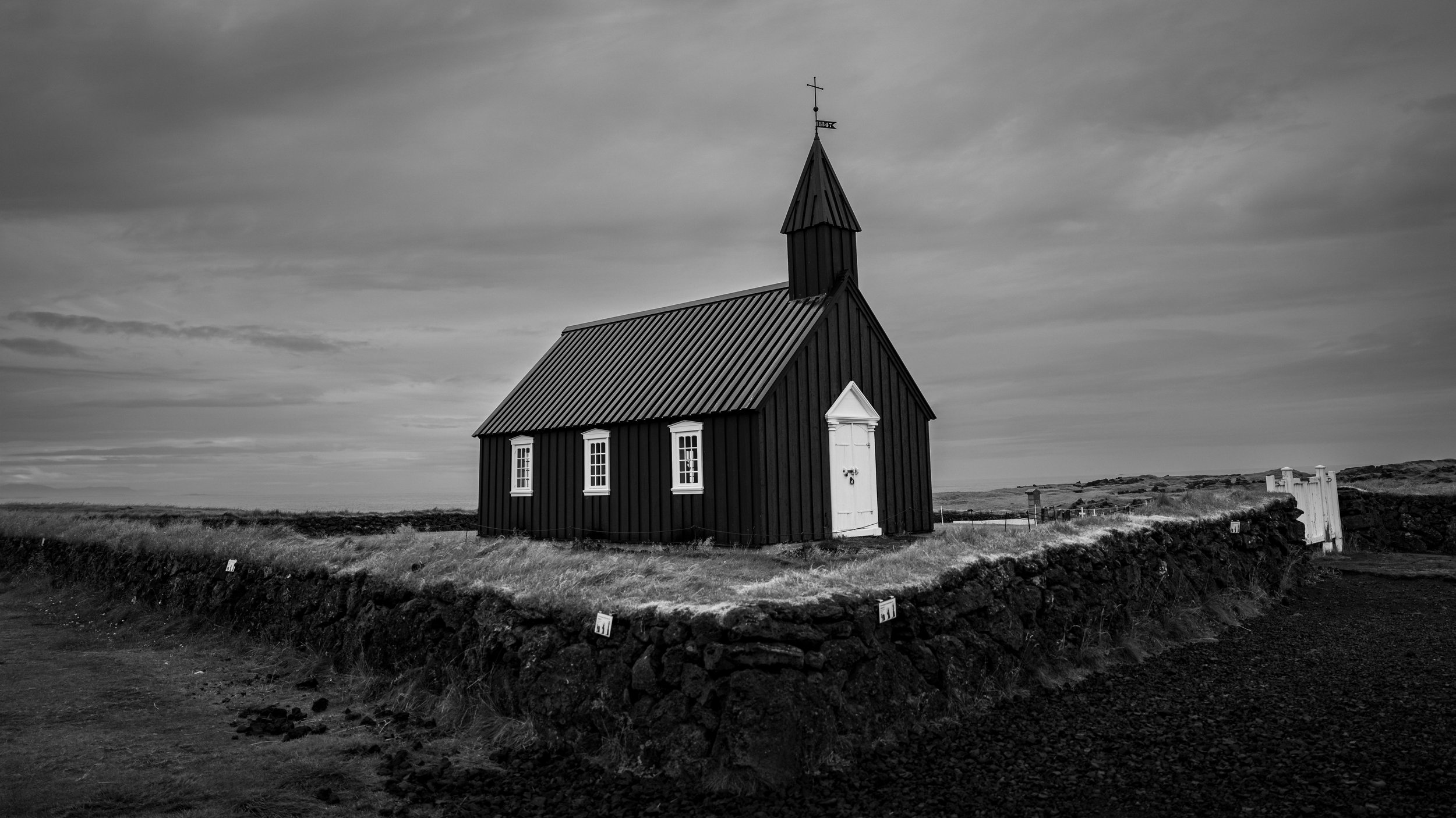 R5_07582_BW_D7-8-12_Búðakirkja-small.jpg