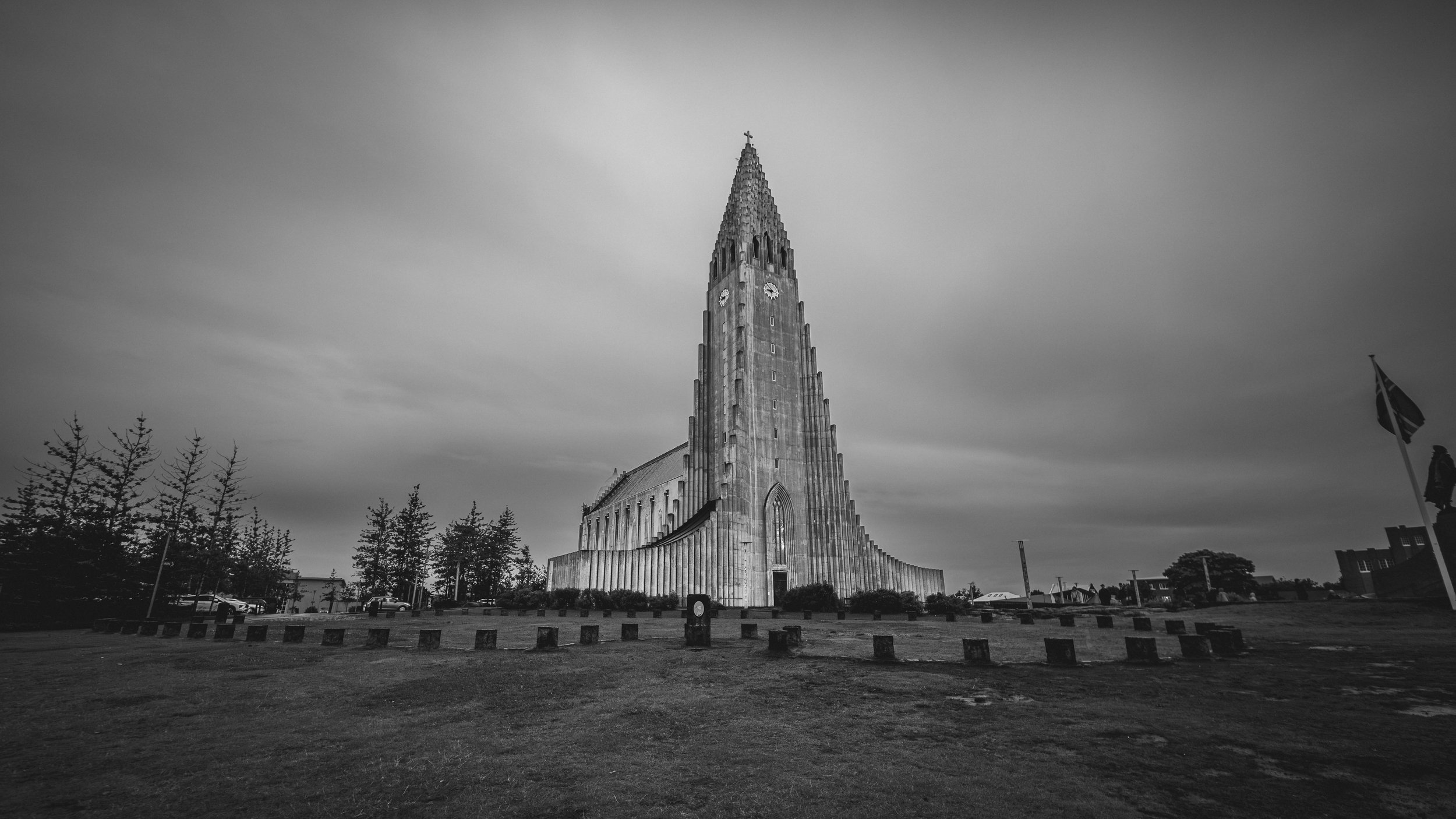 R5_05051_BW_D2-8-7_ Reykjavík-Hallgrimskirkja-small.jpg