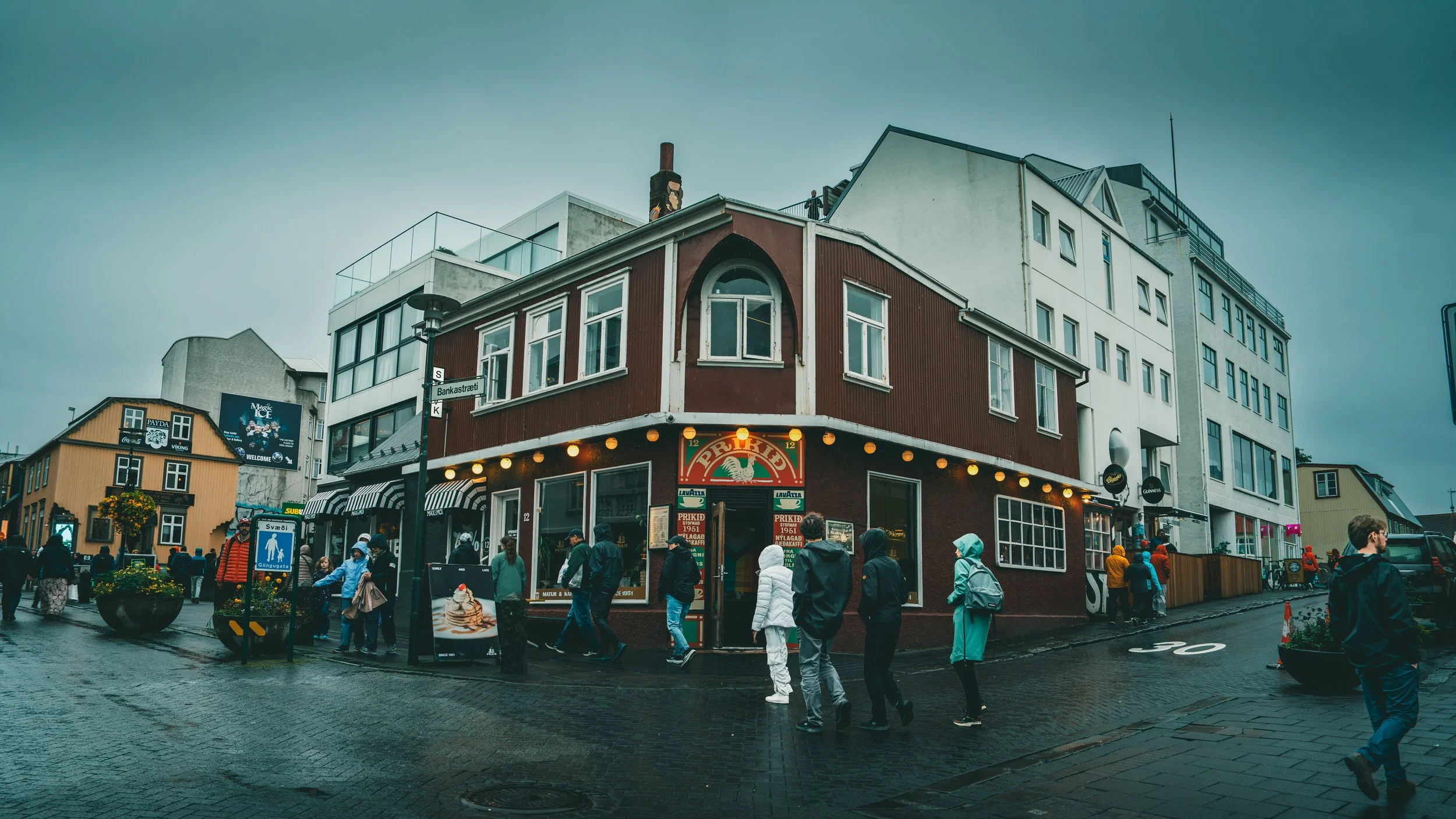 R5_04936_D2-8-7_ Reykjavík-small.jpg
