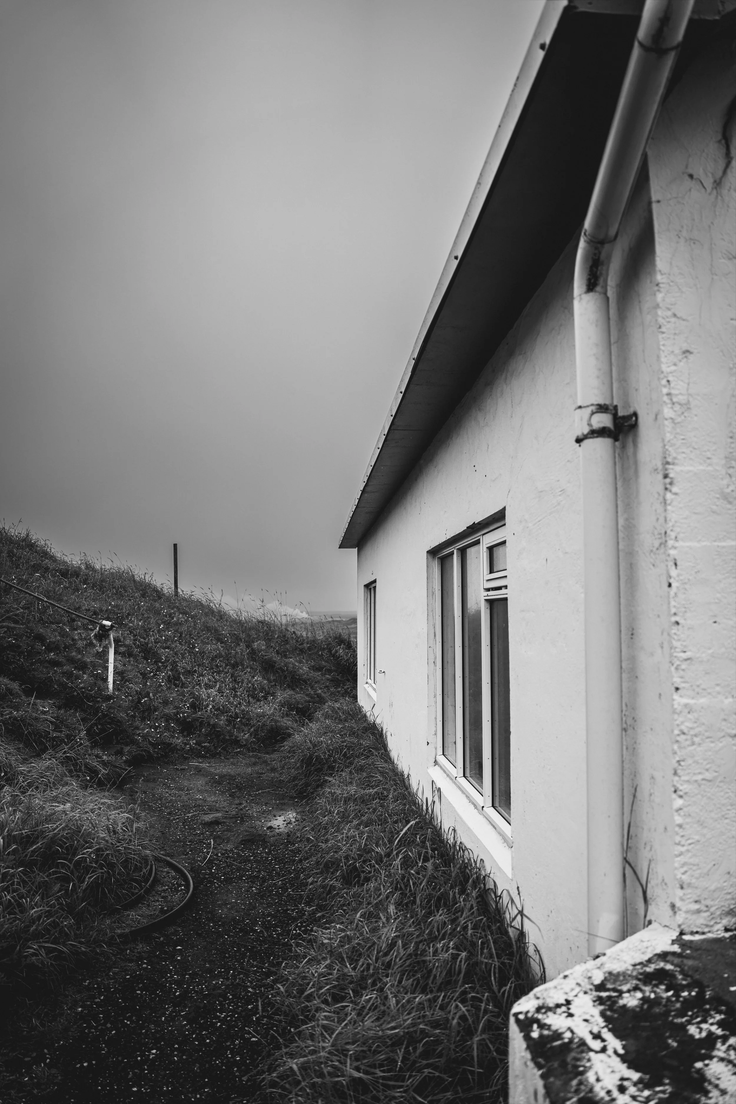 R5_04710_BW_D1-8-6_Reykjanes_Lighthouse-small.jpg