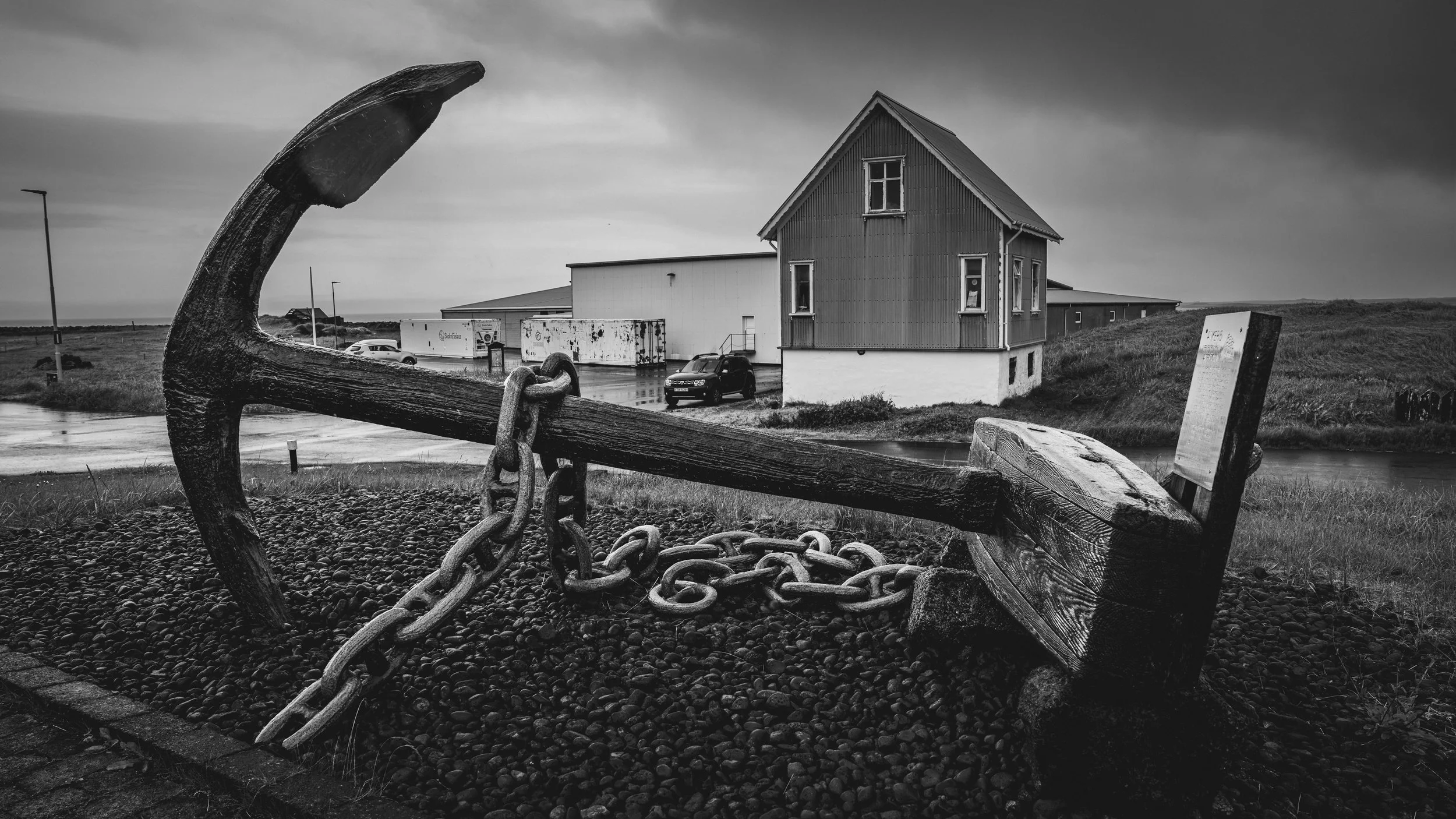 R5_04833_BW_D1-8-6_Hafnir-small.jpg