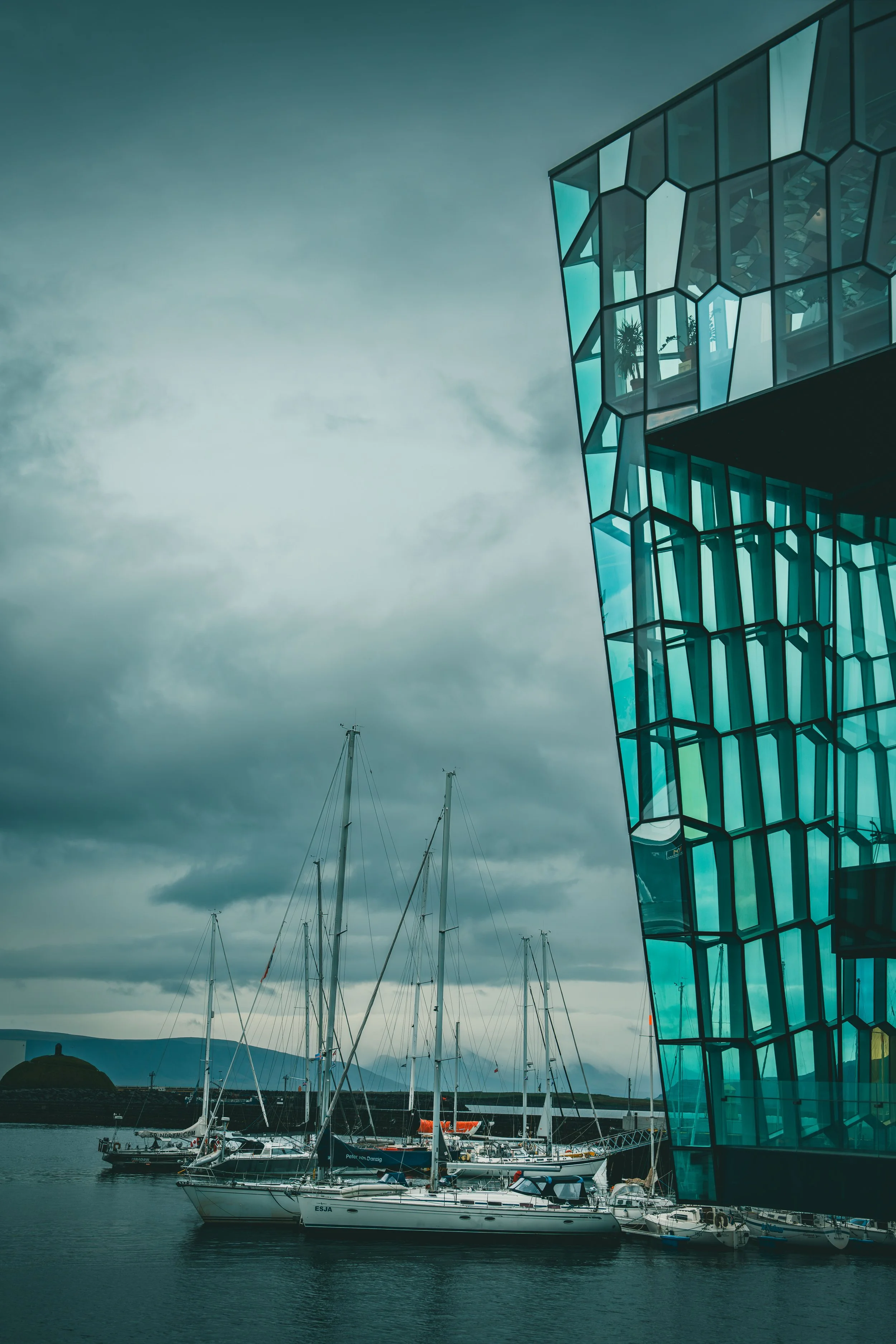 R5_04920_D2-8-7_ Reykjavík-small.jpg