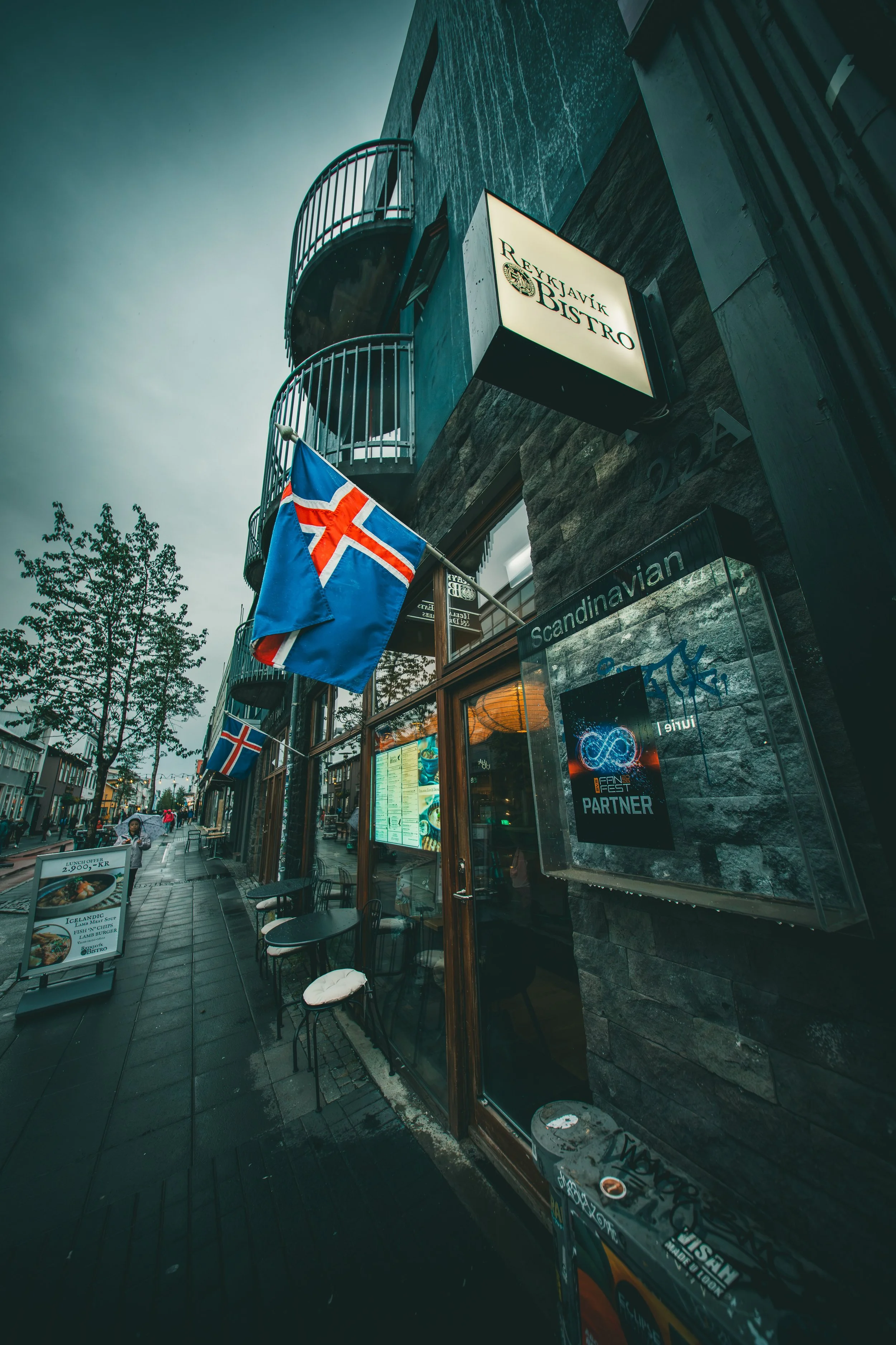 R5_05054_D2-8-7_ Reykjavík-small.jpg