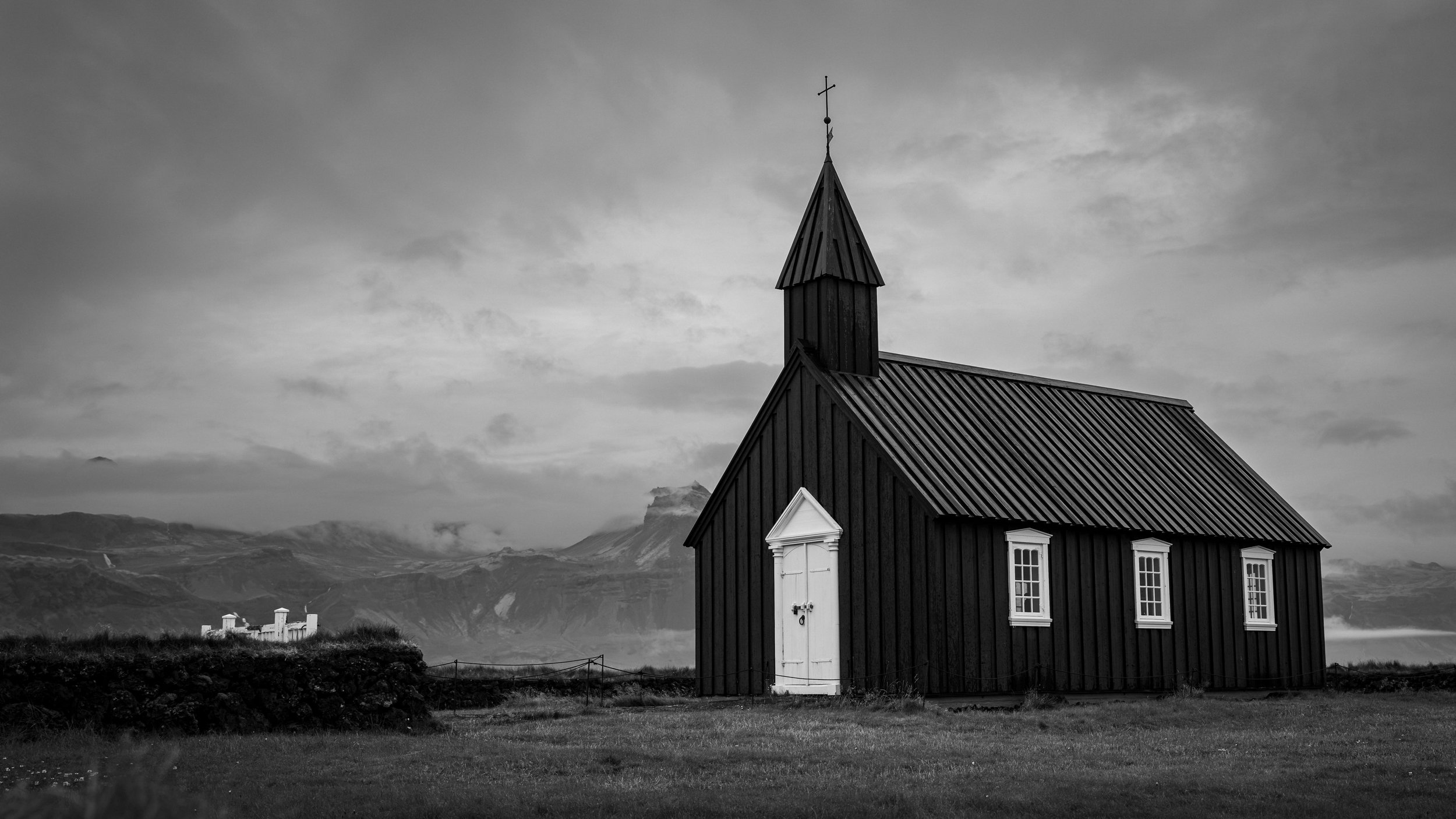 R5_07587_BW_D7-8-12_Búðakirkja-small.jpg