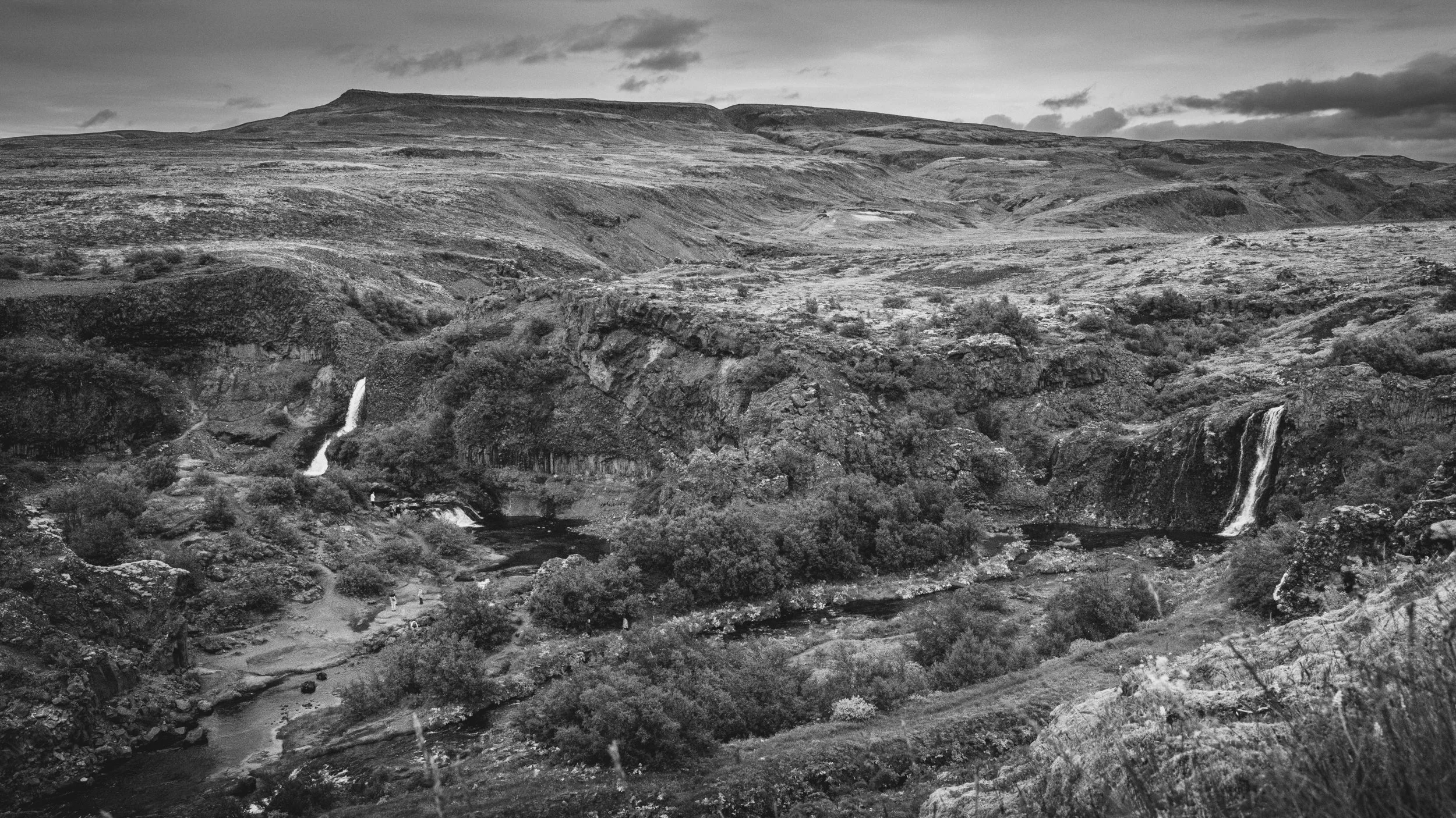 R5_07034_BW_D6-8-11_Gjáin-small.jpg