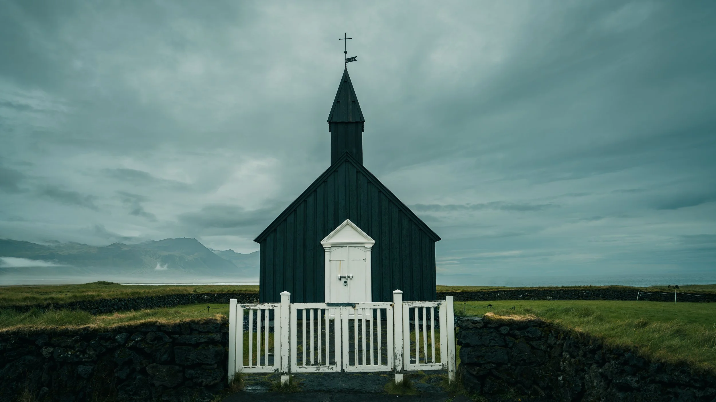 R5_07569_D7-8-12_Búðakirkja-small.jpg