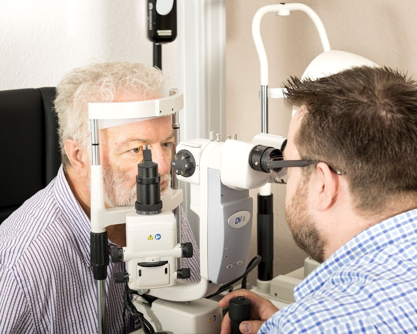 Ist Optiker ein medizinischer Beruf?