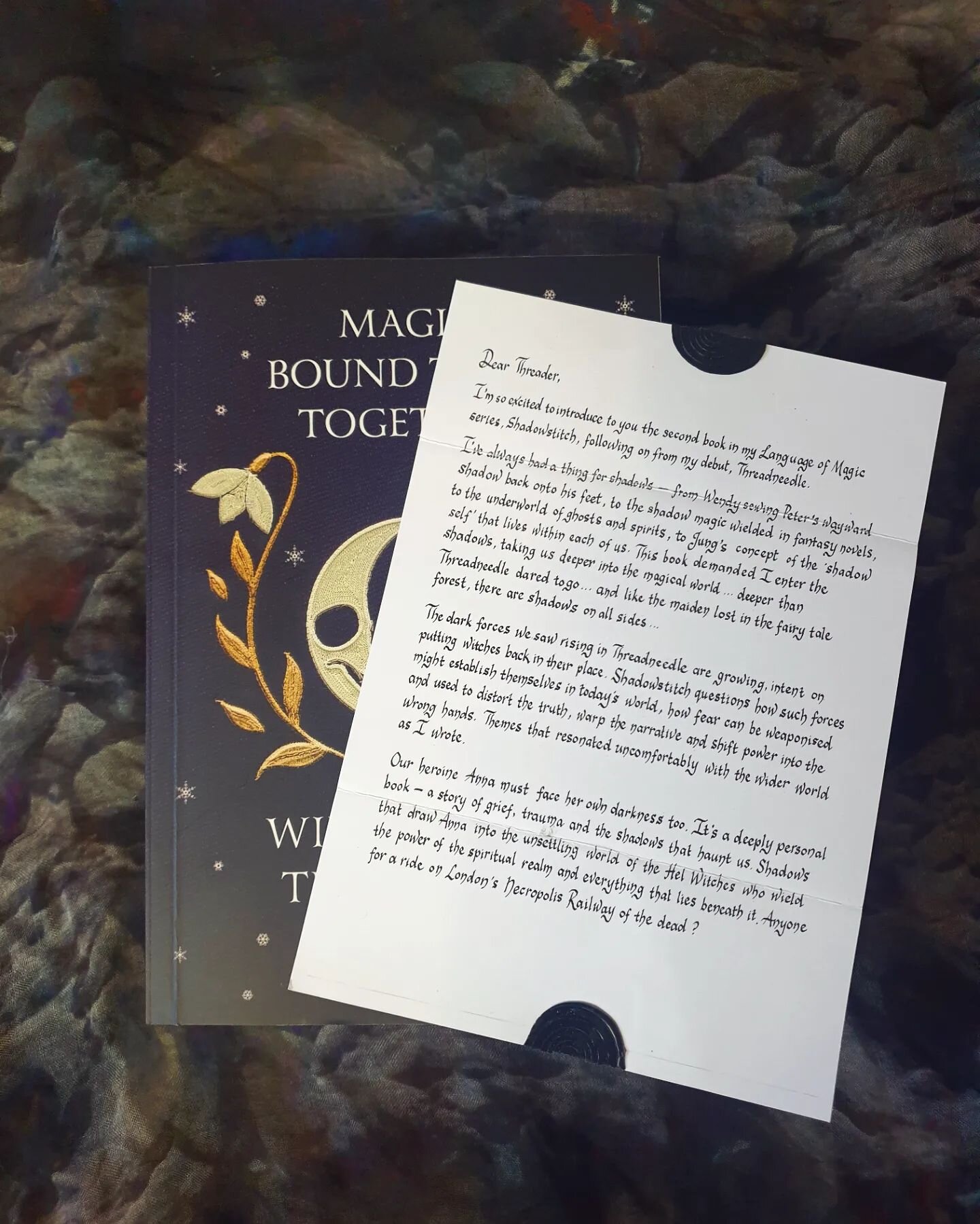 #Shadowstitch proofs have gone/are going out with this beautiful reader letter written by me but penned by @missruslee My handwriting would have ruined the entire aesthetic 🤣 but she's brought a perfect witchiness to my words 😁🌙

Signed, sealed, d