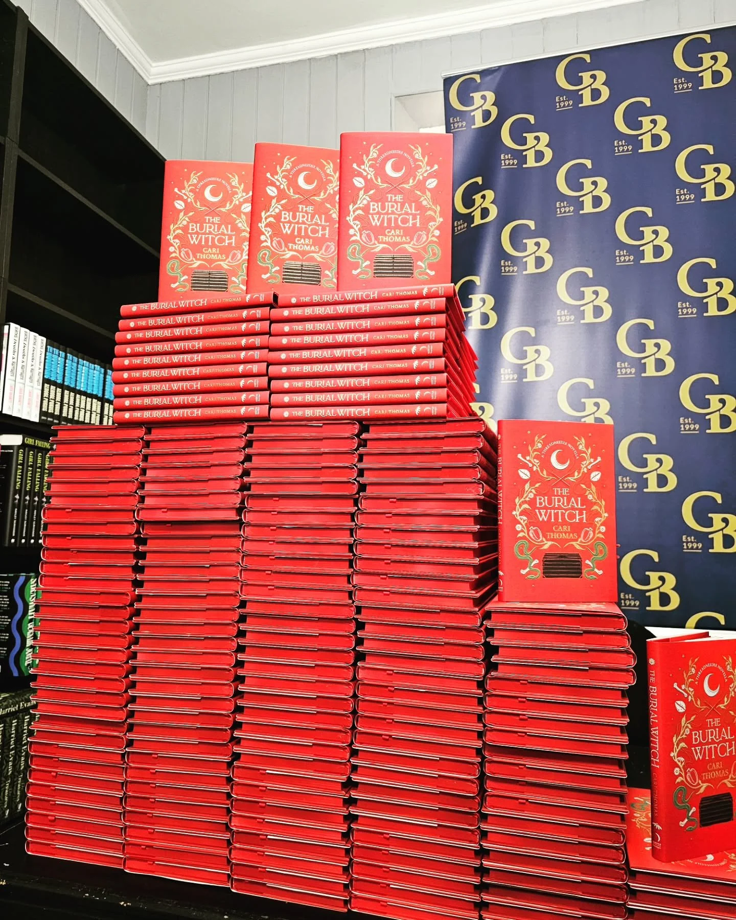 A big shout out to @goldsborobooks for another beautiful signed edition of my series. #TheBurialWitch never looked so good 🤩 Such a lovely day hanging out there and signing all 500 copies with all the dedication of Manda doing a homework project (I 