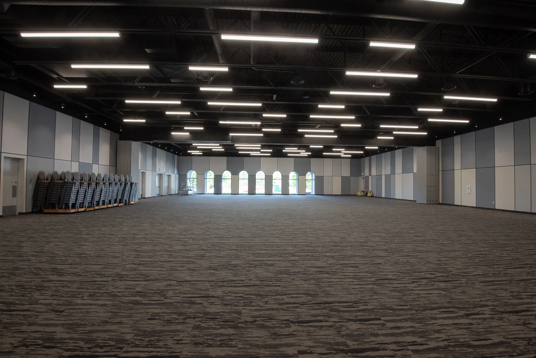 Full Ballroom facing windows.jpg