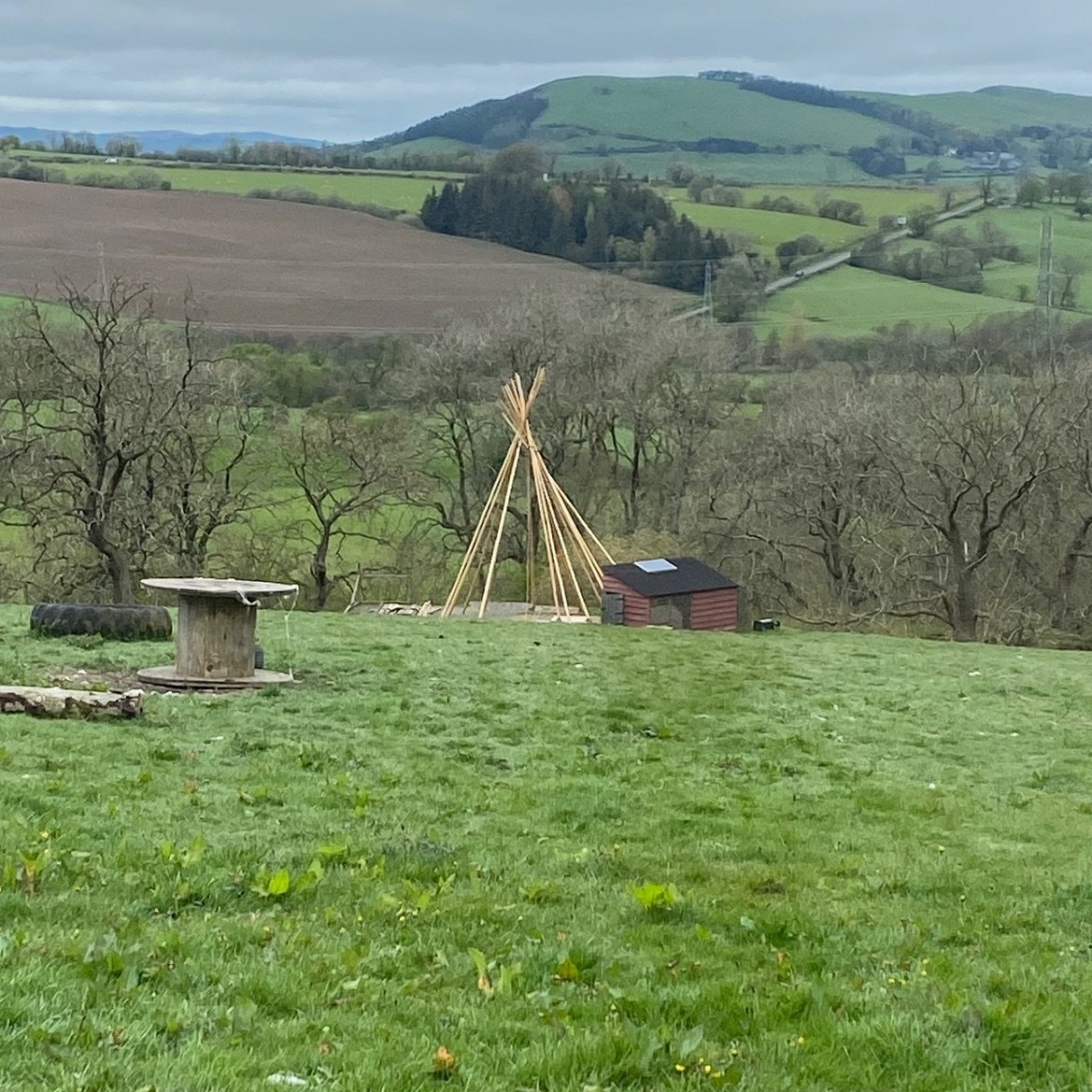 That&rsquo;s some view! Big tipi lodge going up while crossing fingers the weather stays calm for the canvas raising 🤞🏼💫

#healingspace #tipilodge #gatheringspace #tipi #mytipi #handmadeintheuk #familybusiness