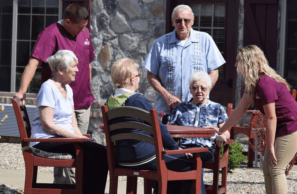 Courtyard_Residents2-optimized.jpg