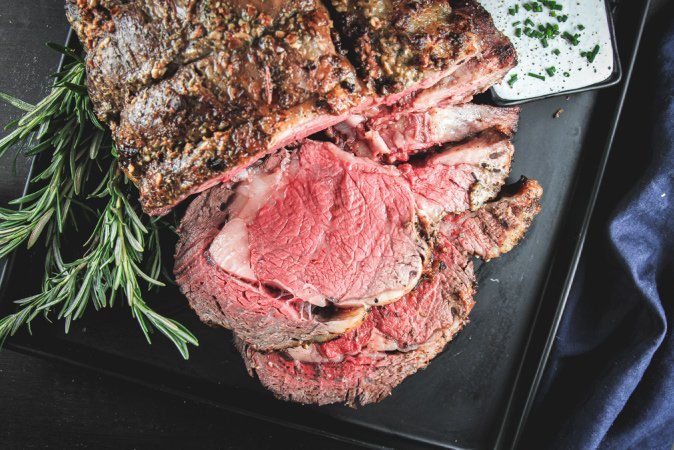 Standing Rib Roast with Creamy Horseradish Sauce