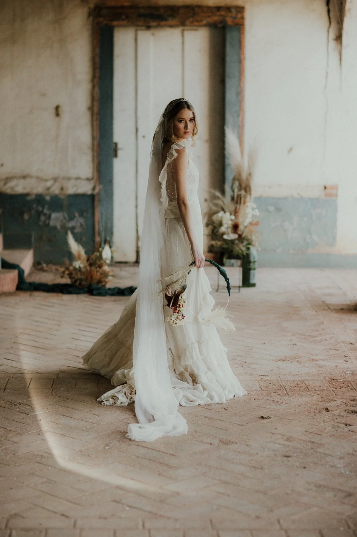 Incandesce + LE05 // Romulo Ozolio