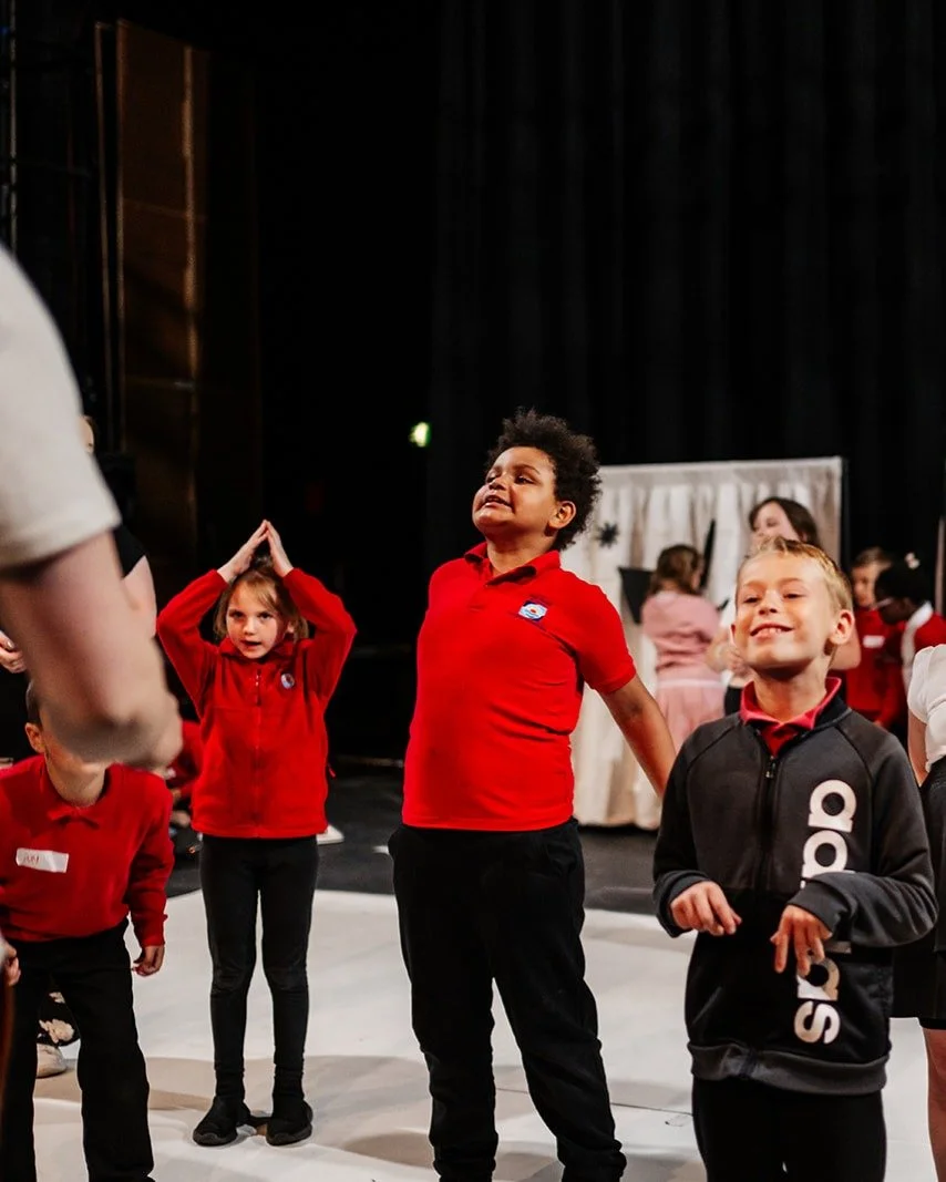 Volunteer with @theherduk 👏

The Herd are looking for creative, enthusiastic 16&ndash;25-year-olds with an interest in making theatre with children to join us on our One Day Play Programme.

One Day Play is a unique experience for primary schools in