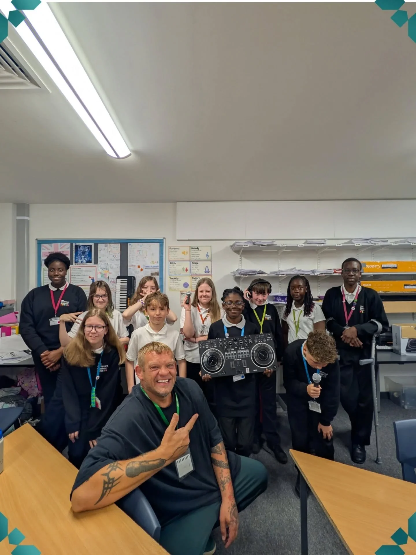 A snippet of our Arts Council at Boulevard Academy!

The Arts Council there are writing, producing and performing a song completely young person led. The song, named "Can You Change The Narrative? (It's Your Story)" is about Unity, Inclusiv