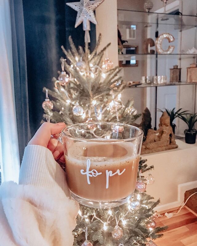 Wishing everyone a happy holiday! ✨We can&rsquo;t WAIT for what&rsquo;s in store for 2020...&hearts;️See ya then! 👋🏼 #bye2019 #hi2020 #ckopr