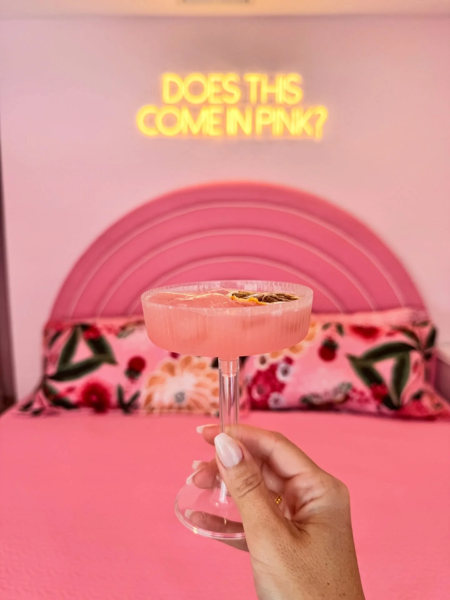 sip pink, sleep pink, repeat 💅🏼💕

St Pete&rsquo;s newest all-pink Bach pad is now open! ✨💖 > > @stpetevacationhomes &bull; pink pony pool club 🎀