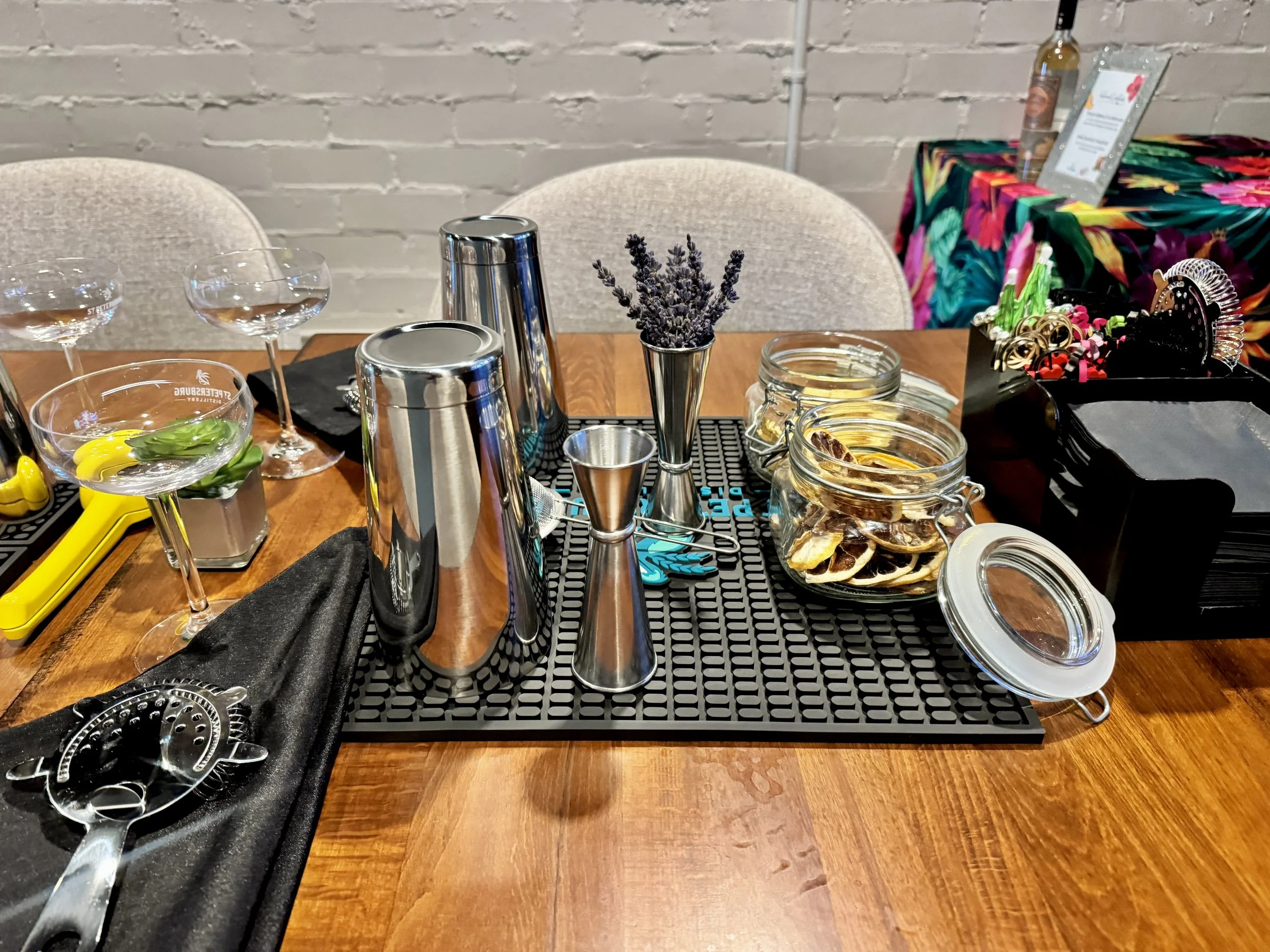 sip &amp; shake: a hand-on cocktail experience