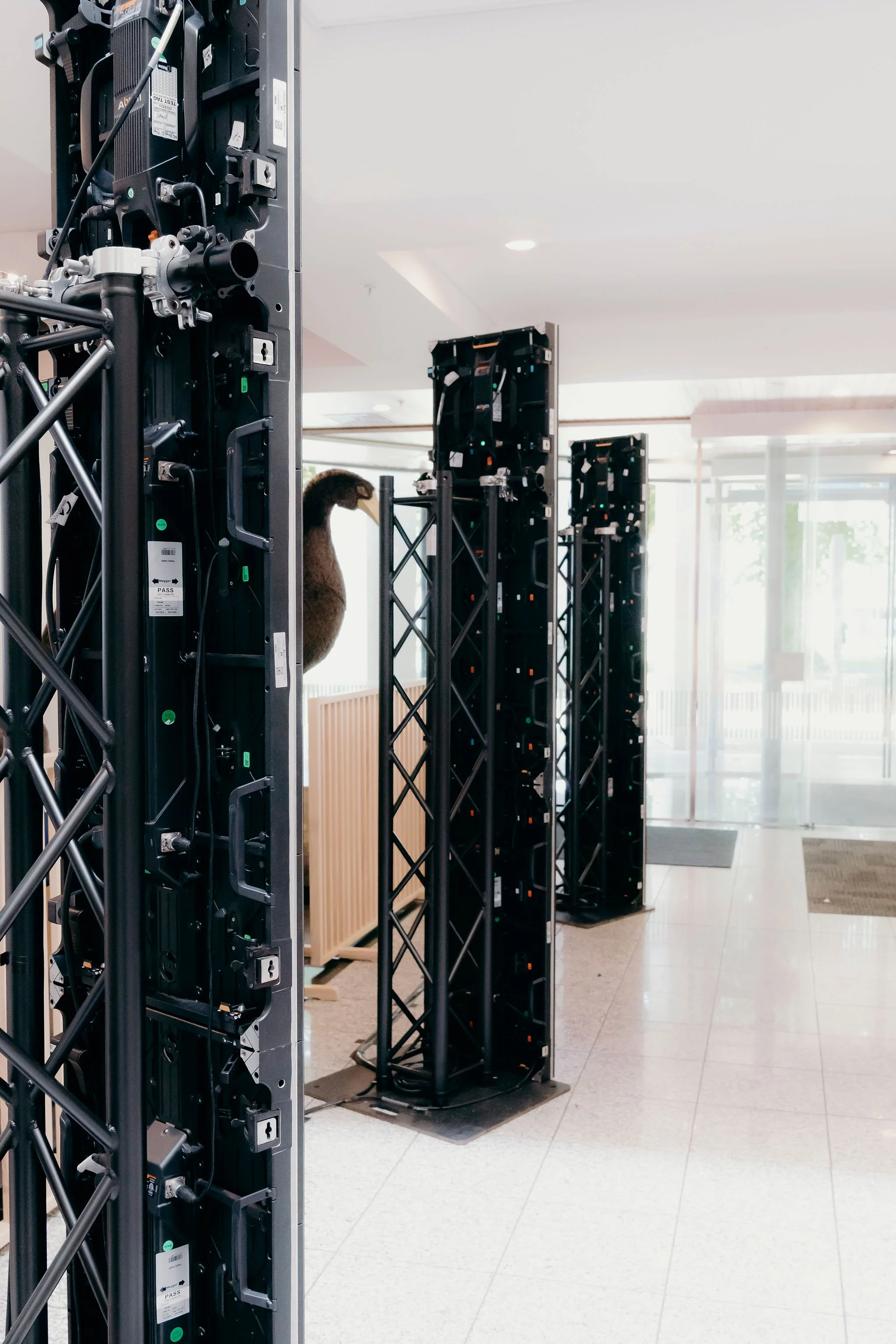 GravityLEDscreens&blacktruss-RelicsLEGOExhibitionatTūhuraOtagoMuseum_-6.jpg