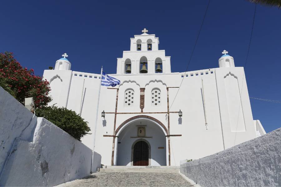 Santorini Cruise Port Guide: Things To Do In Santorini - Pyrgos