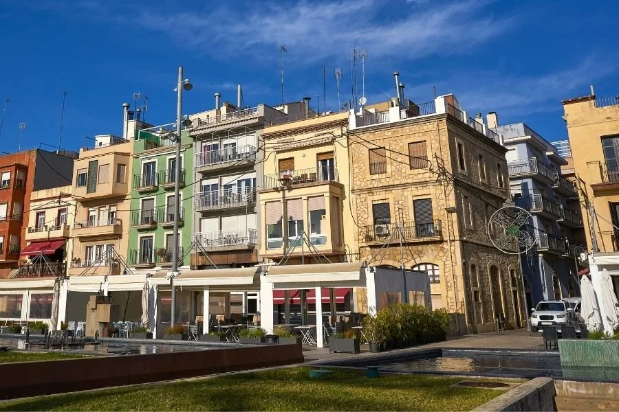 Things to Do in Tarragona on a Day Trip from Barcelona - El Serrallo: Tarragona