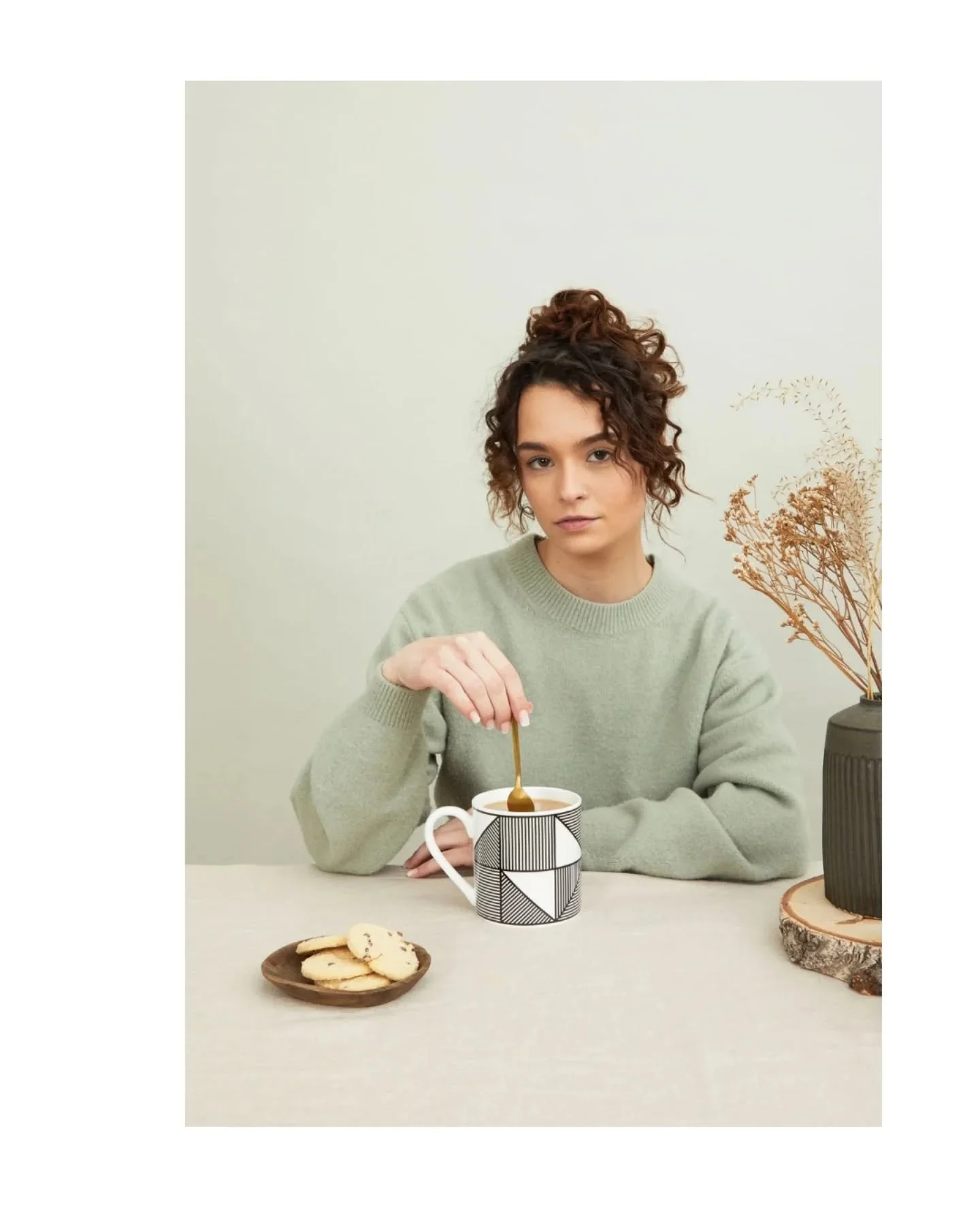 Blown away by @dianastainton photos of my monochrome repeat pattern designs featuring @pizzabixtch.