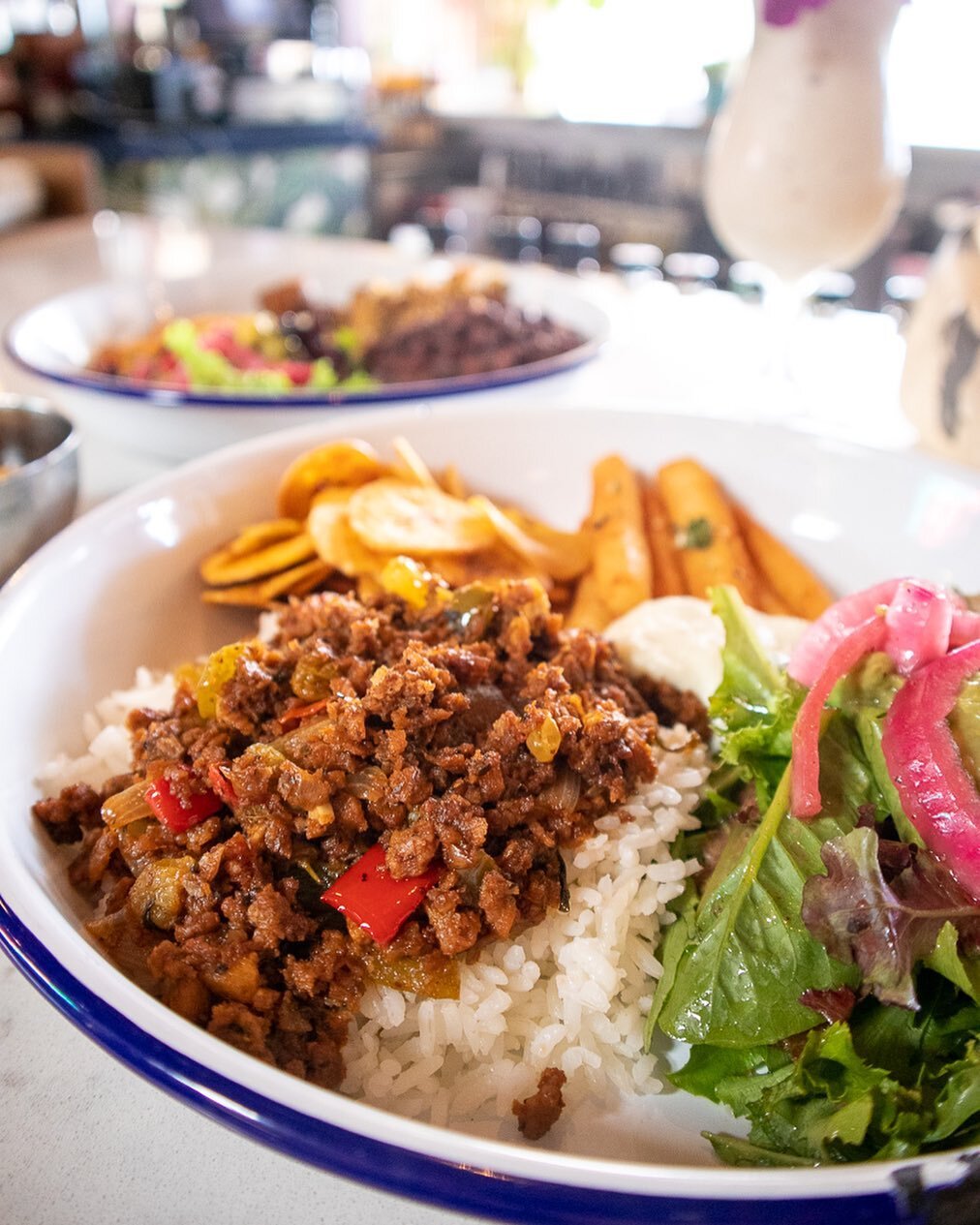NEW VEGAN PICADILLO‼️ Hungry Planet &quot;beef&quot;, garlic rice, mariquitas, avocado salad, yuca frita, cohoyo 💚🙌🏼