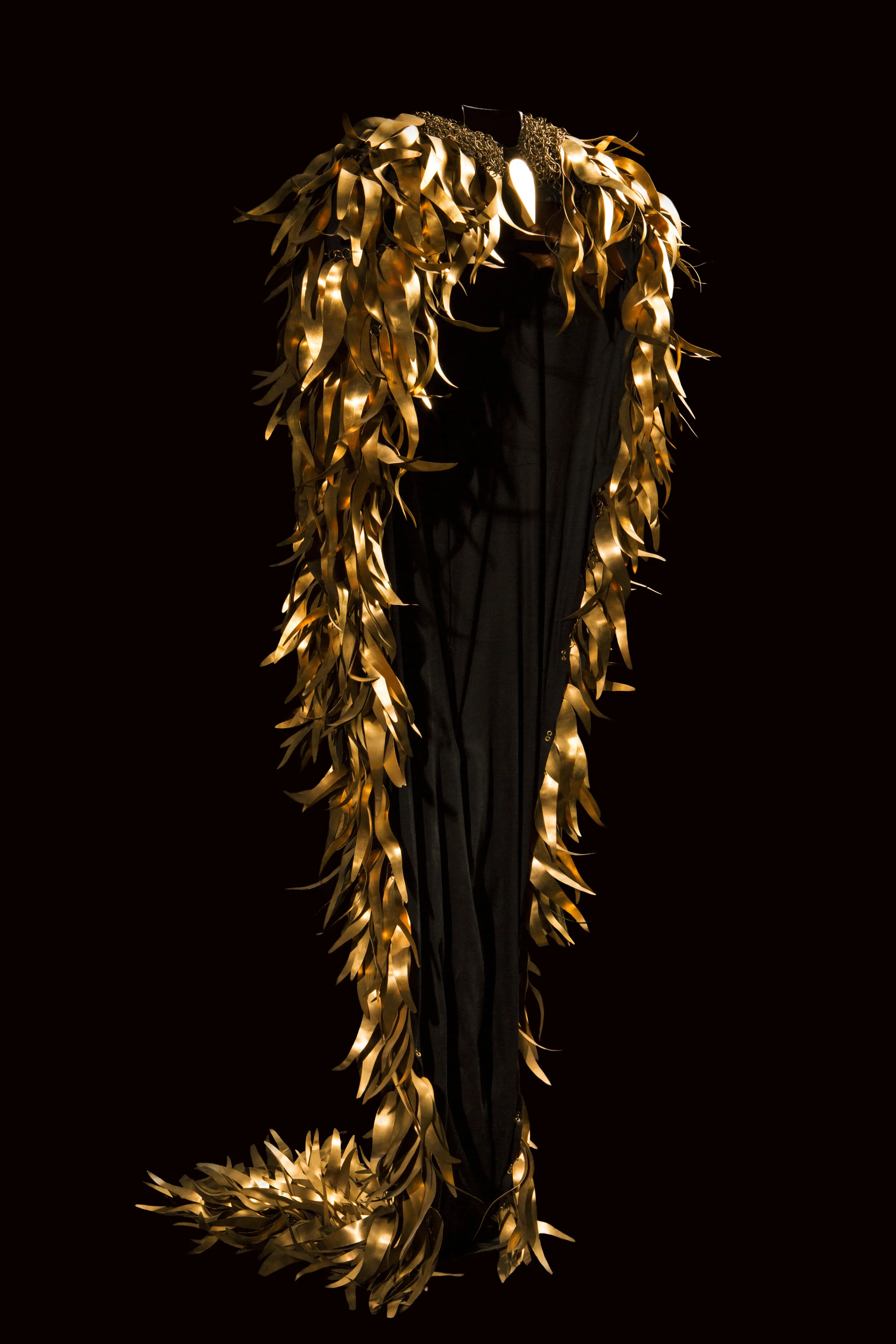 CAPE (FRONT) brass leafs iron chain textile 450X700