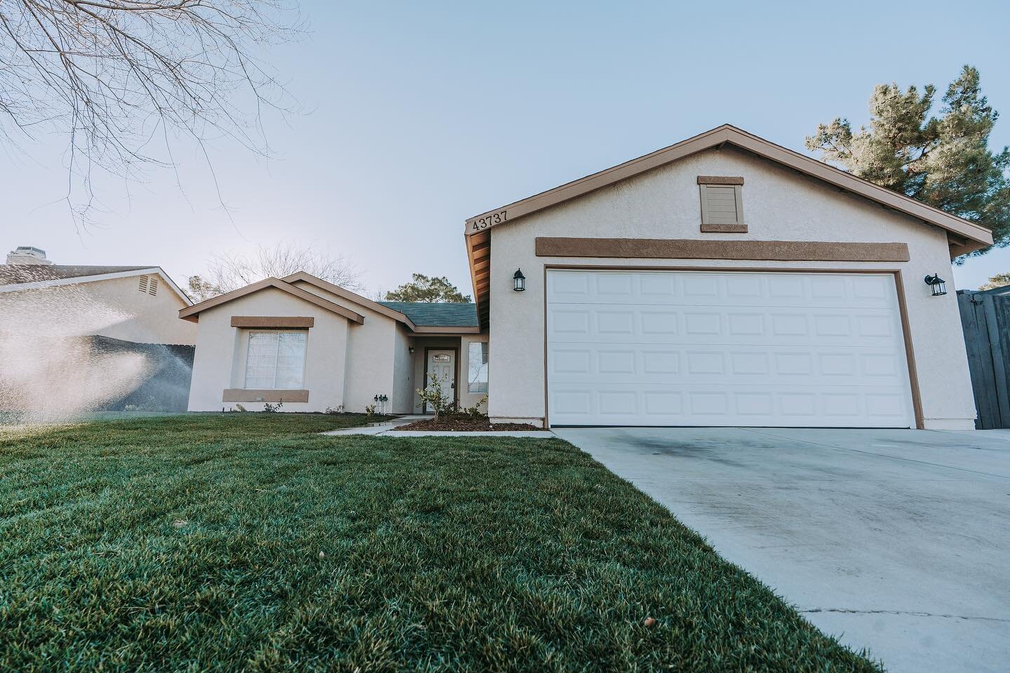 On the market and ready for potential owners to come and take a look! 👏🏻 ⁣
⁣
4 bedroom  2 bath  1,487 sq ft  43737 Serenity Ct 
⁣
Need more details or want to go check it out? Contact us! ⁣
⁣
#newhome #economu #homeviews #homerenovation ##onthemark