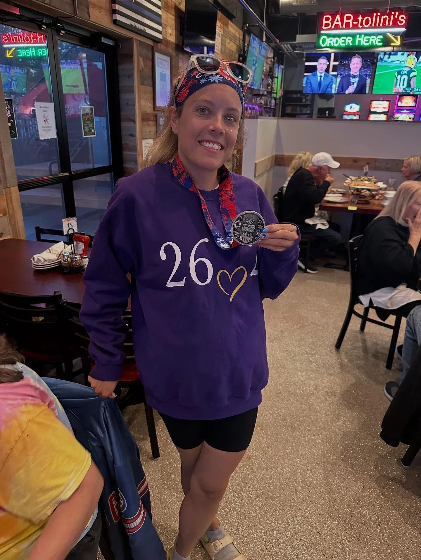 🏃&zwj;♀️✨ Meet Kelsey! ✨
She just crossed the finish line at the Chicago Marathon! 🏅👏

After 26.2 miles, she came straight to Bartolini&rsquo;s for her post-marathon meal:
🍝 Spaghetti Carbonara with grilled chicken &mdash; the perfect reward!

Ke