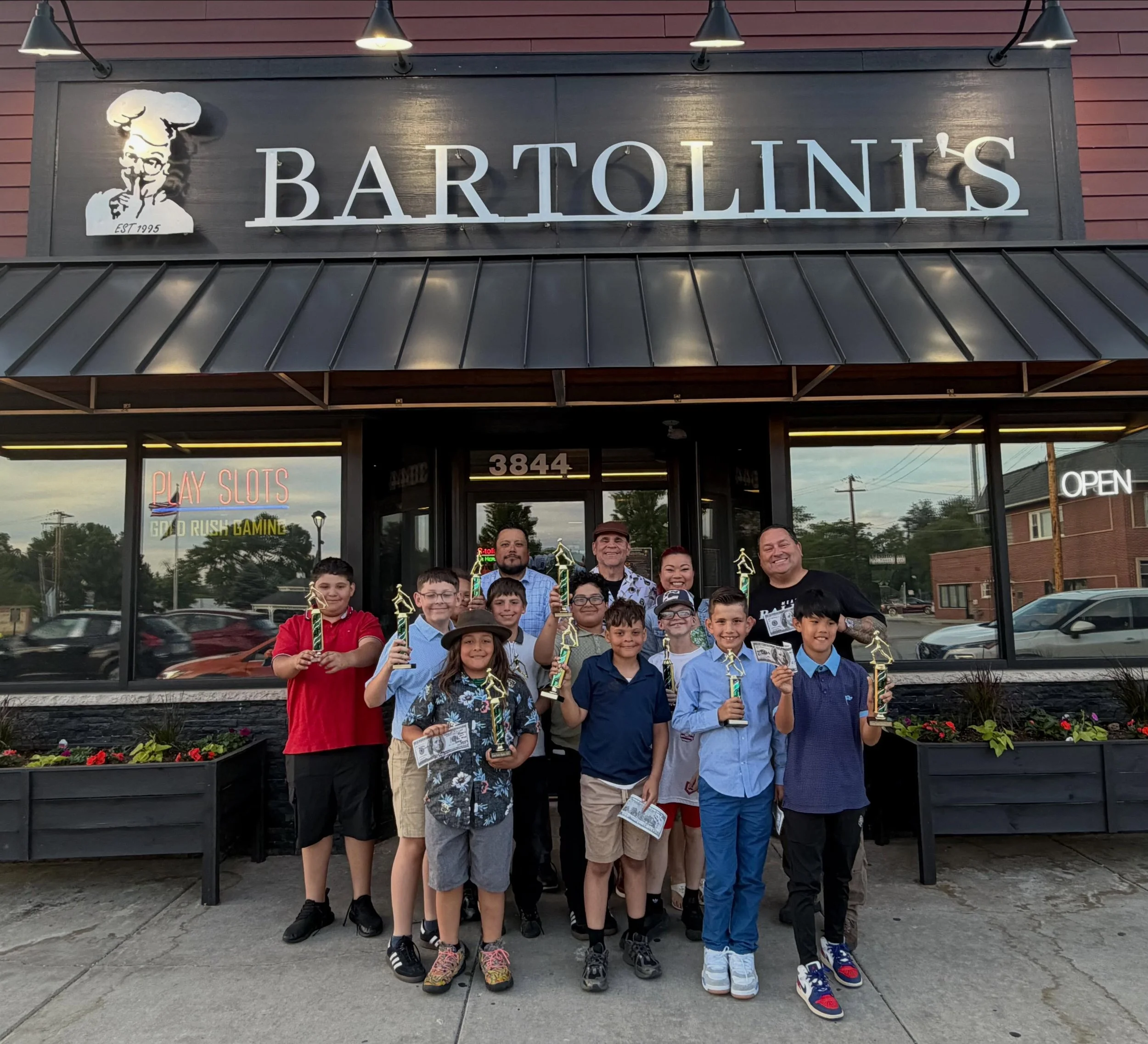 Crush Family Baseball
Of the Southwest  Suburbs Celebrating the Kids at Bartolini&rsquo;s tonight teaching them how to be respectable young men!!
#iykyk 

#IntegrityMatters
#LeadershipDevelopment
#LeadWithPurpose
#MentorshipMatters
ServantLeadership
