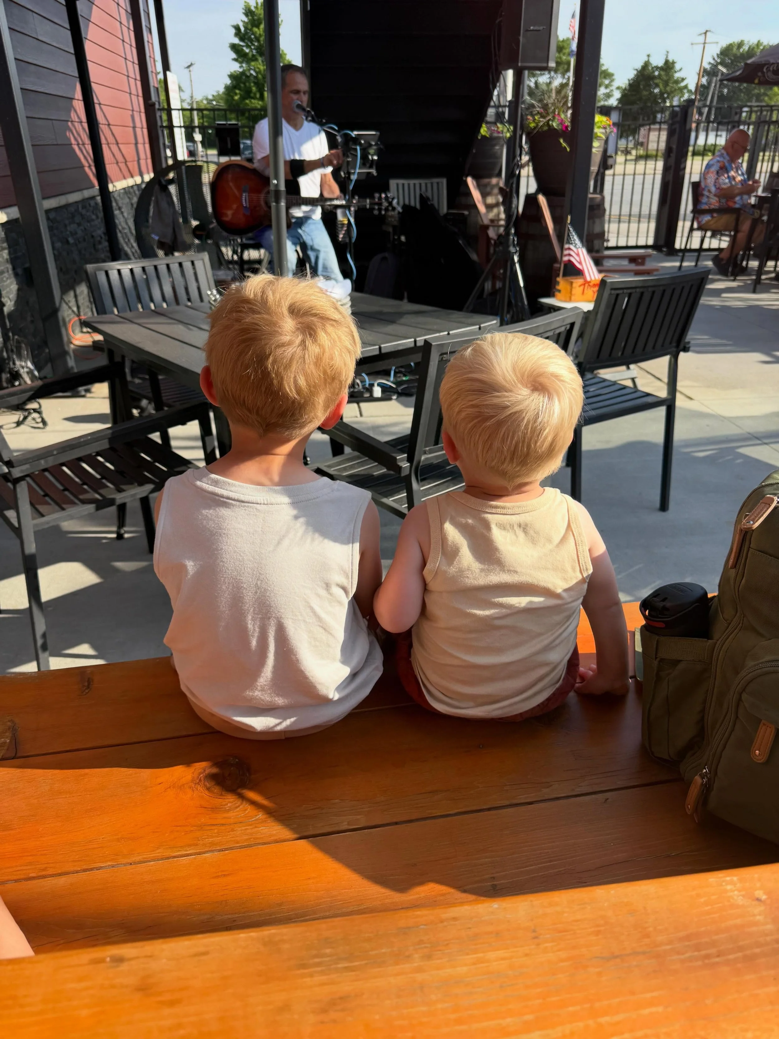 Now THIS is a great idea! 🚂

Last night, Kelsey and her family rode the Metra Rock Island Line from New Lenox to Downtown Midlothian for dinner at Bartolini&rsquo;s.

They enjoyed dinner on the patio, listened to Joe Orozco, and made great memories 