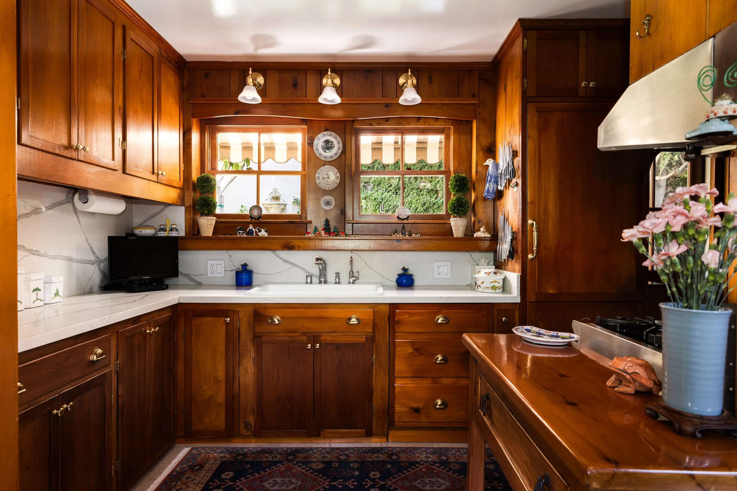 1612 Sunset Plaza MLS - virtuallyherestudios.com--12.jpg