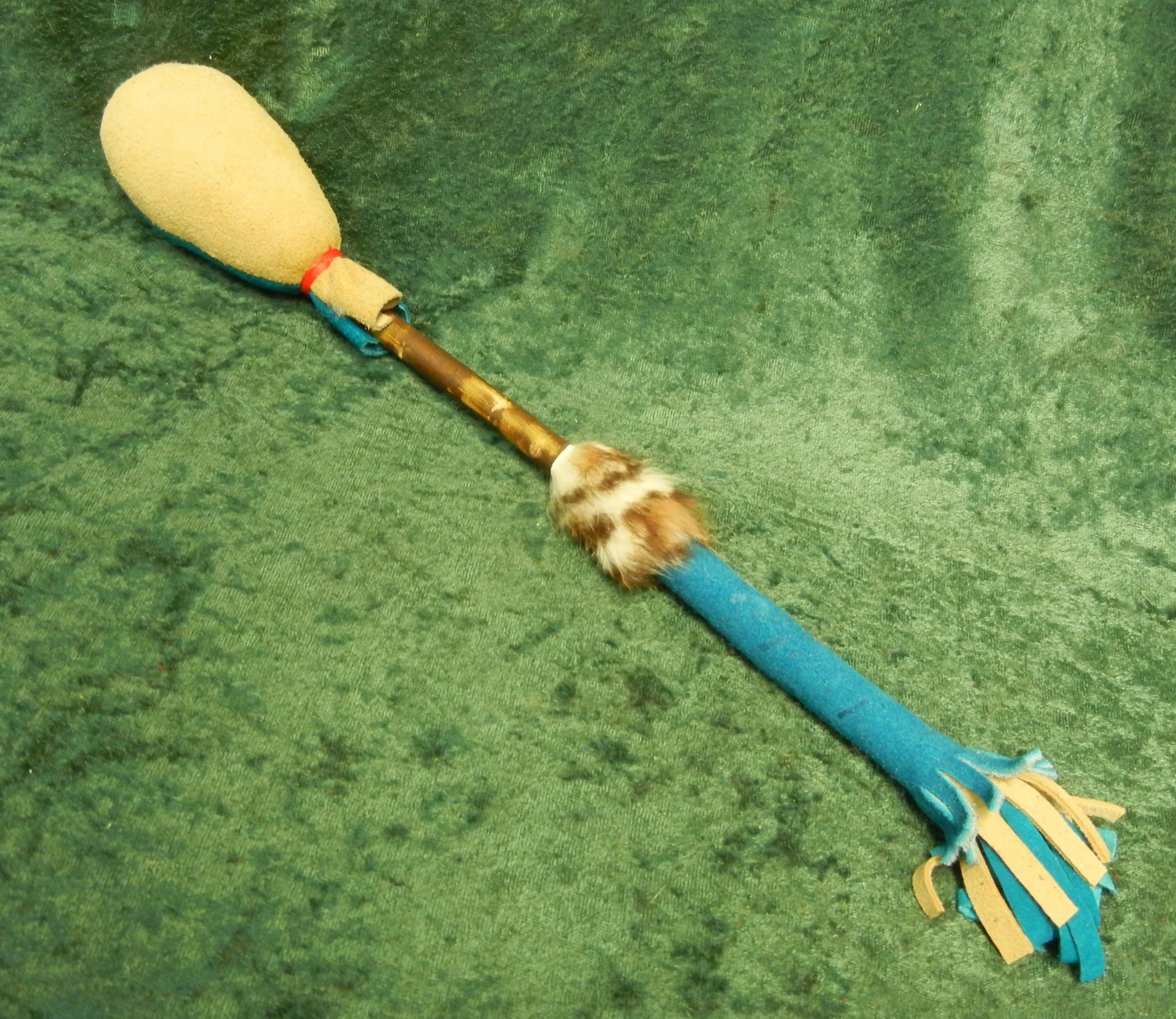 Beater_FancyPouch_BlueGold_01.jpg