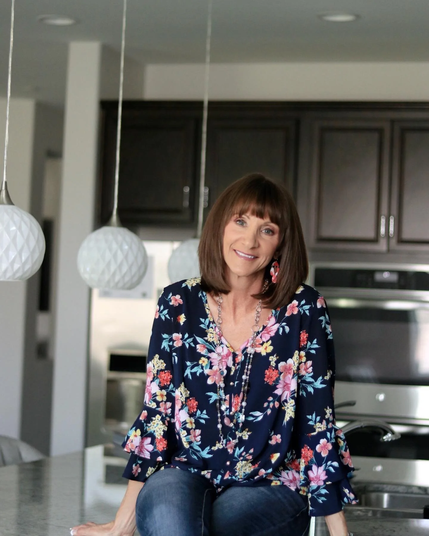 Do you want to help others during their difficult seasons of life?
⠀
Do you know that most people are carrying an almost unbearable burden?  How would you react if Jesus pulled back the curtains of their heart to show you the emotional turmoil they a