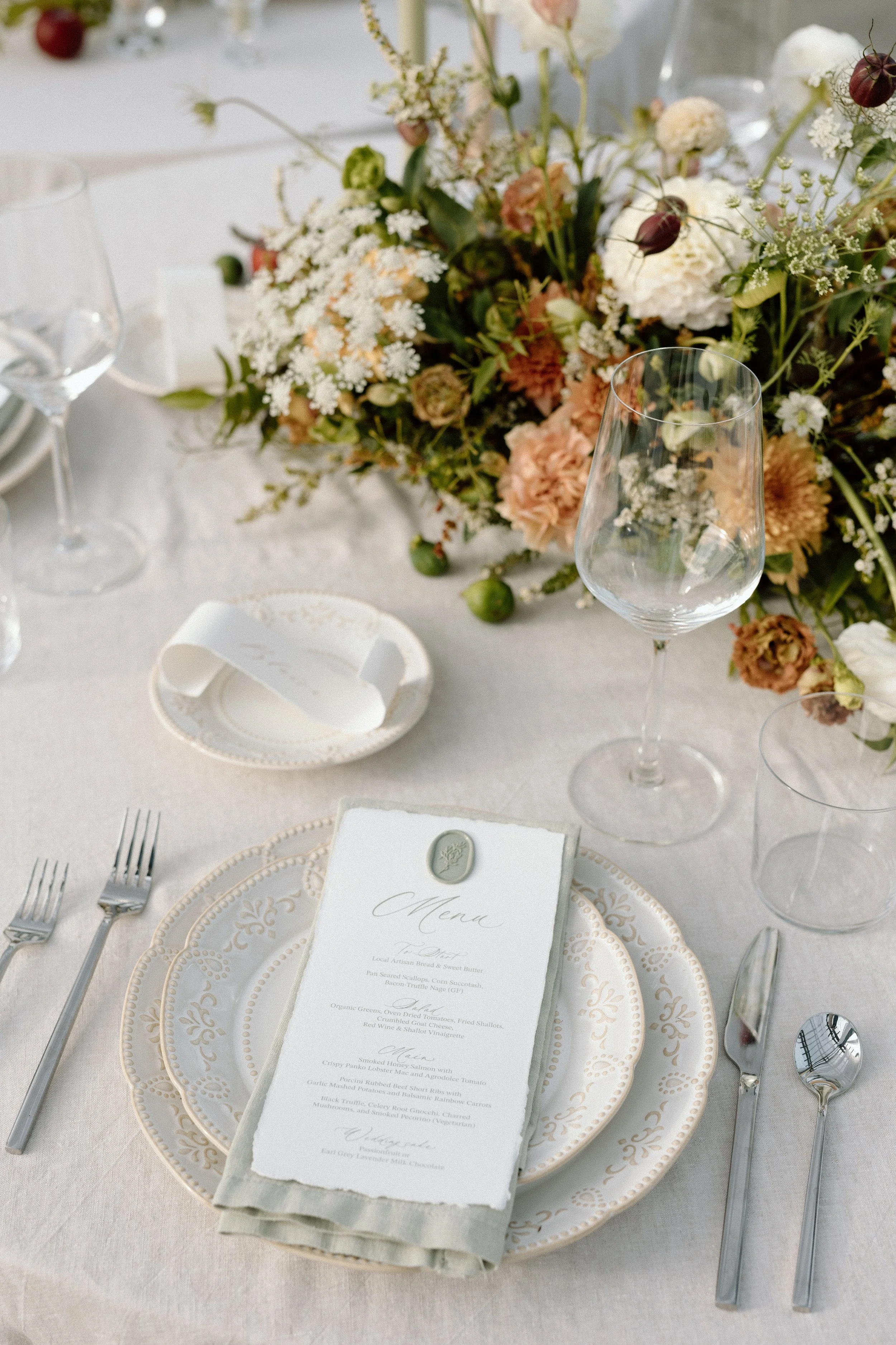 Eclaire plates
 90 available
 dinner($1.50) 
 dessert($1.25) 
 bread & butter($0.75) 