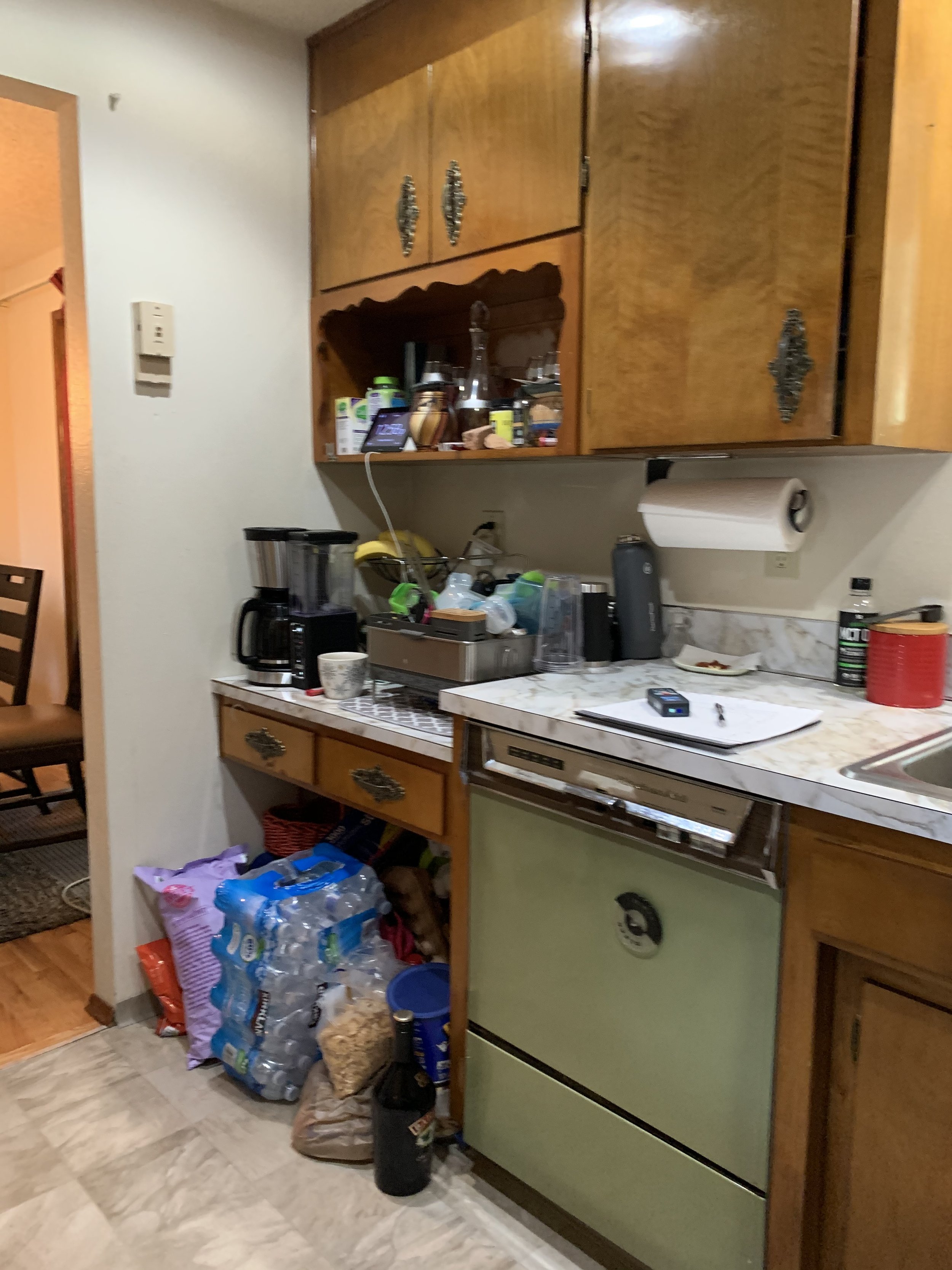 Valdez Kitchen Before 1.jpg