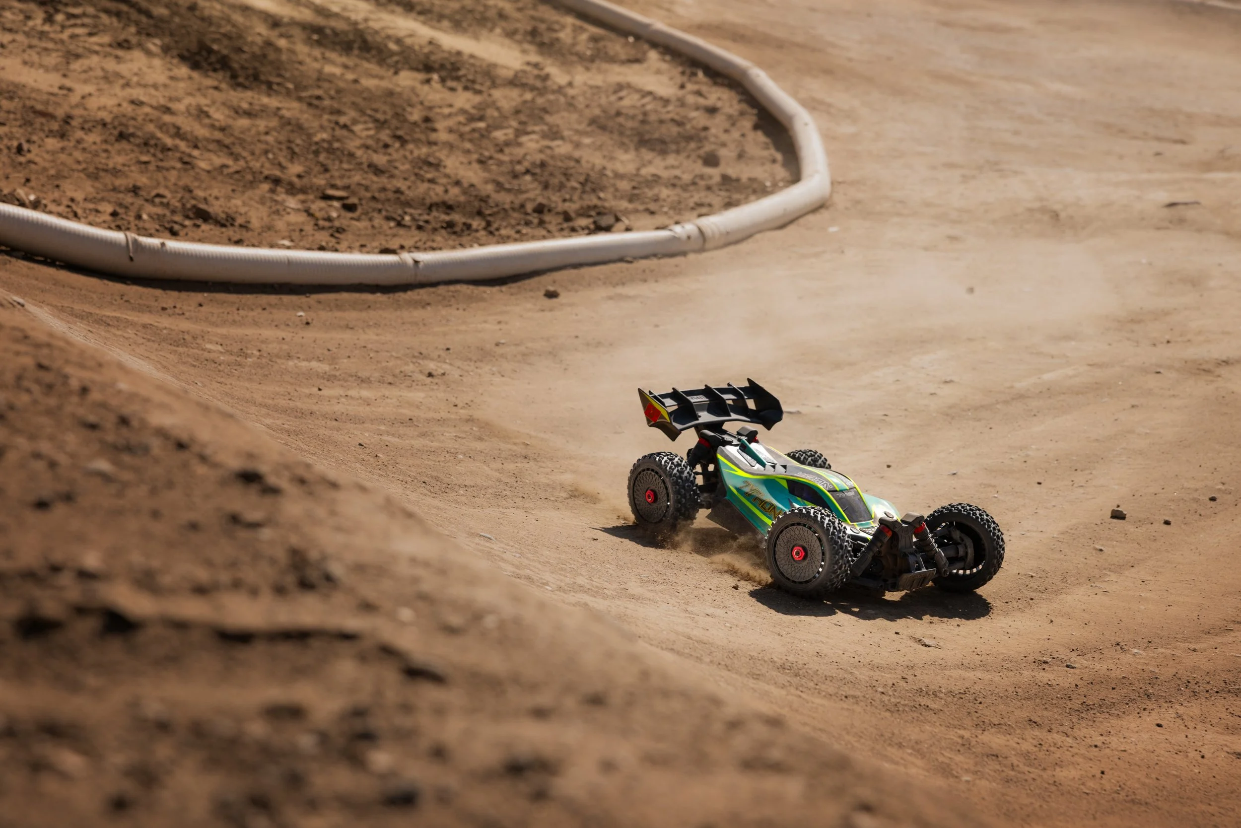 ARRMA TYPHON 223S (10).jpeg